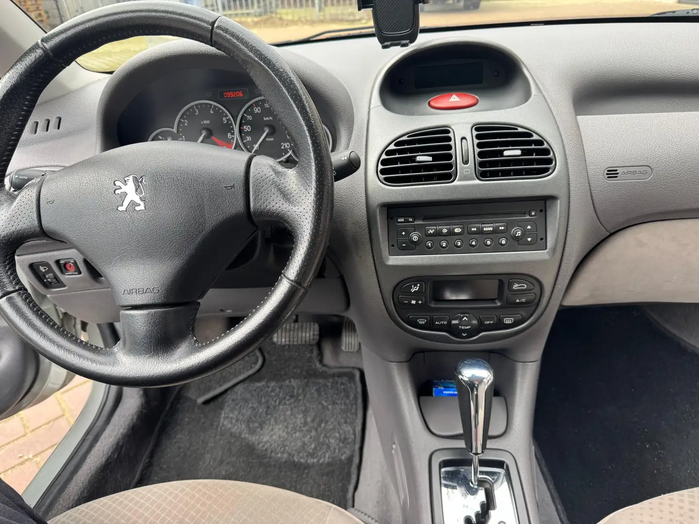Peugeot 206 110 Automatik Tendance - 2
