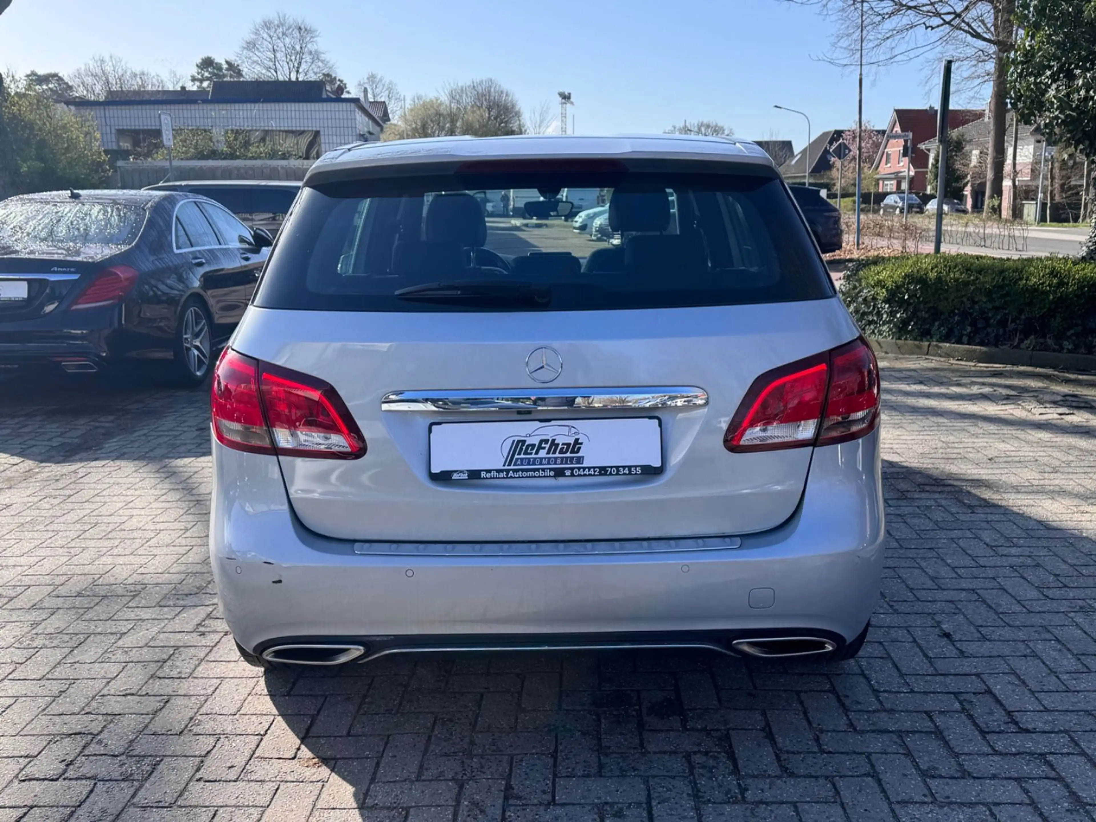 Mercedes-Benz B 220 4Matic*PDC*NAVI*SHZ*LED*1-HAND* — photo 8