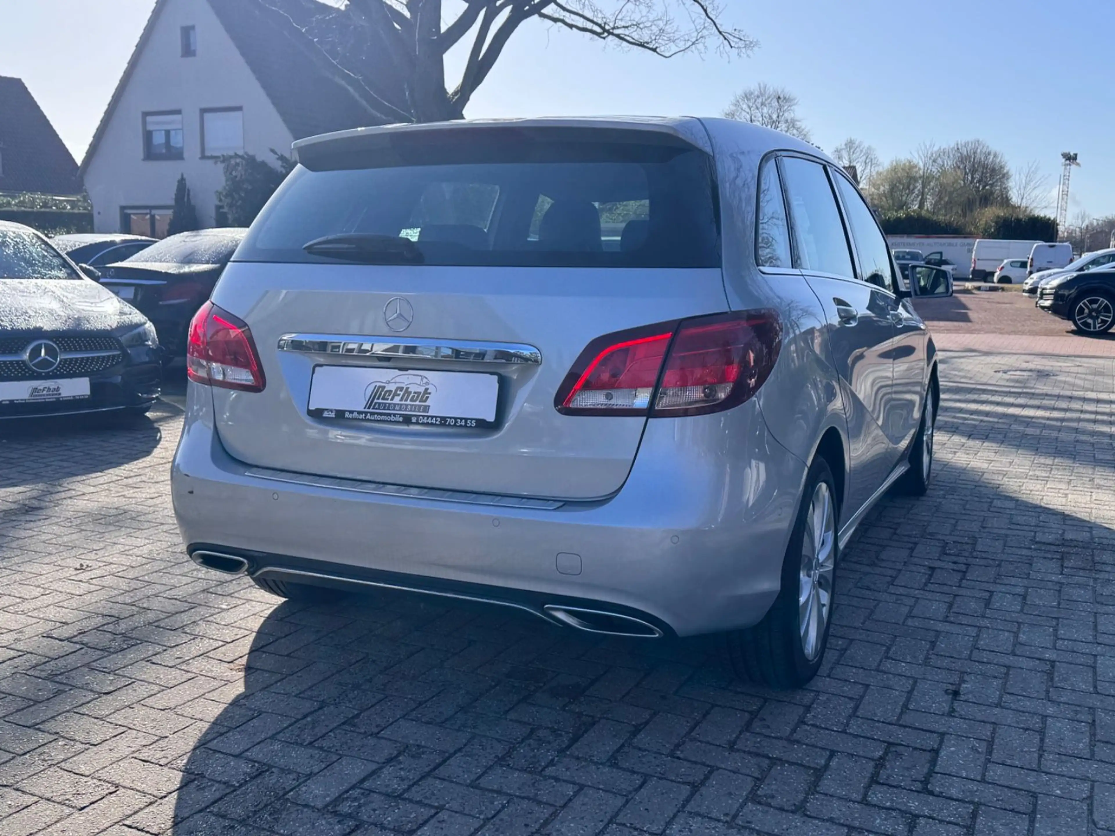 Mercedes-Benz B 220 4Matic*PDC*NAVI*SHZ*LED*1-HAND* — photo 7