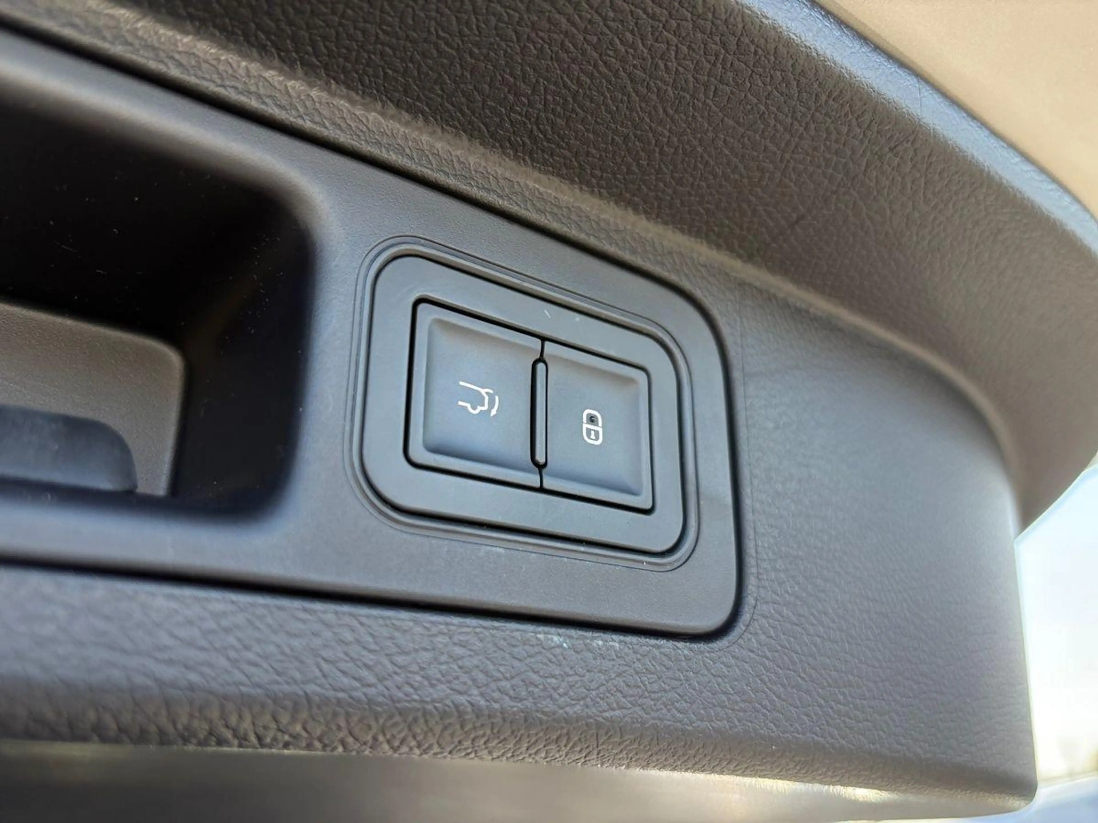 BYD Seal U DM-i 1.5 PHEV Design AWD Leder Pano 360 — photo 14
