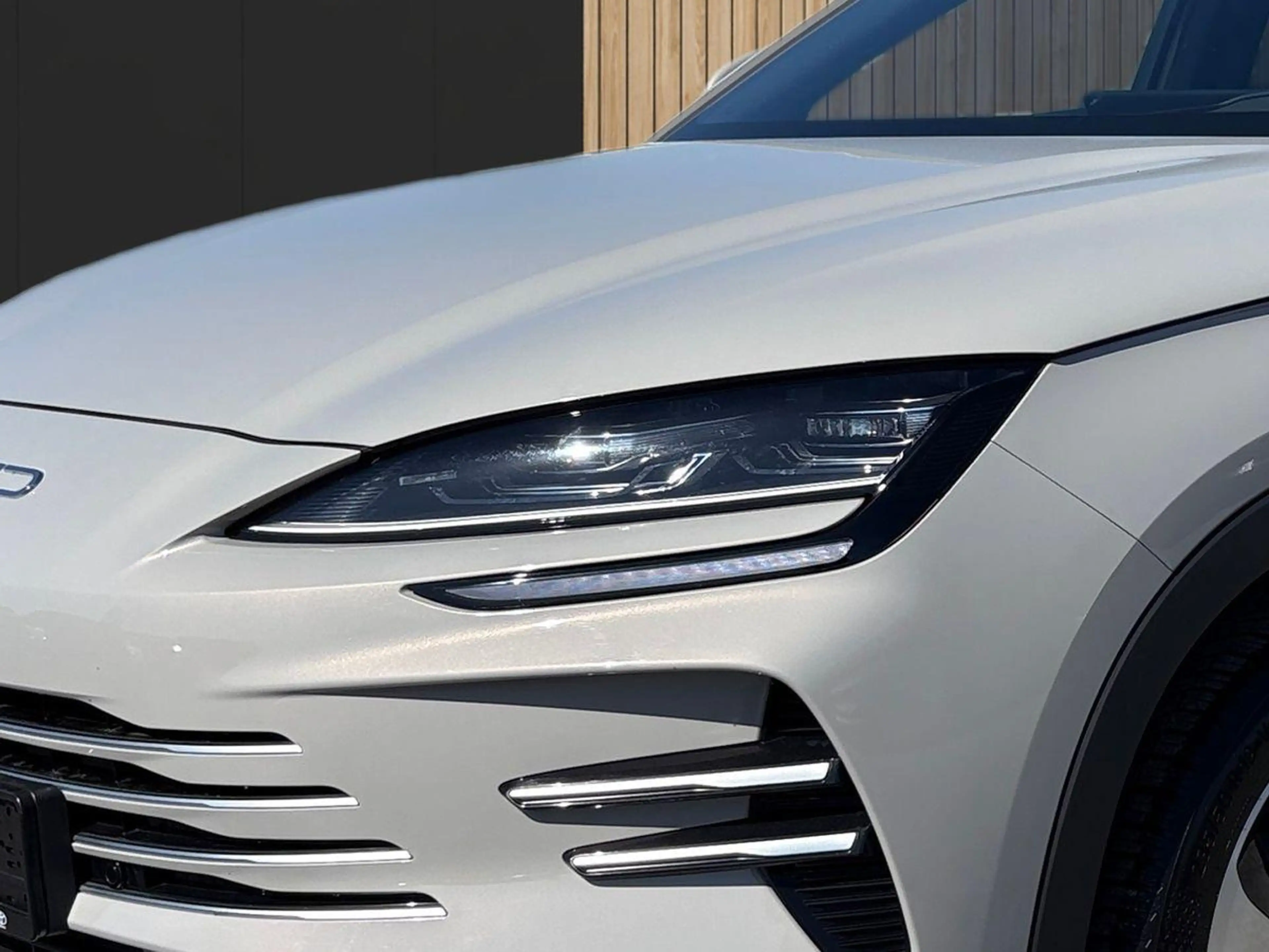 BYD Seal U DM-i 1.5 PHEV Design AWD Leder Pano 360 — photo 6