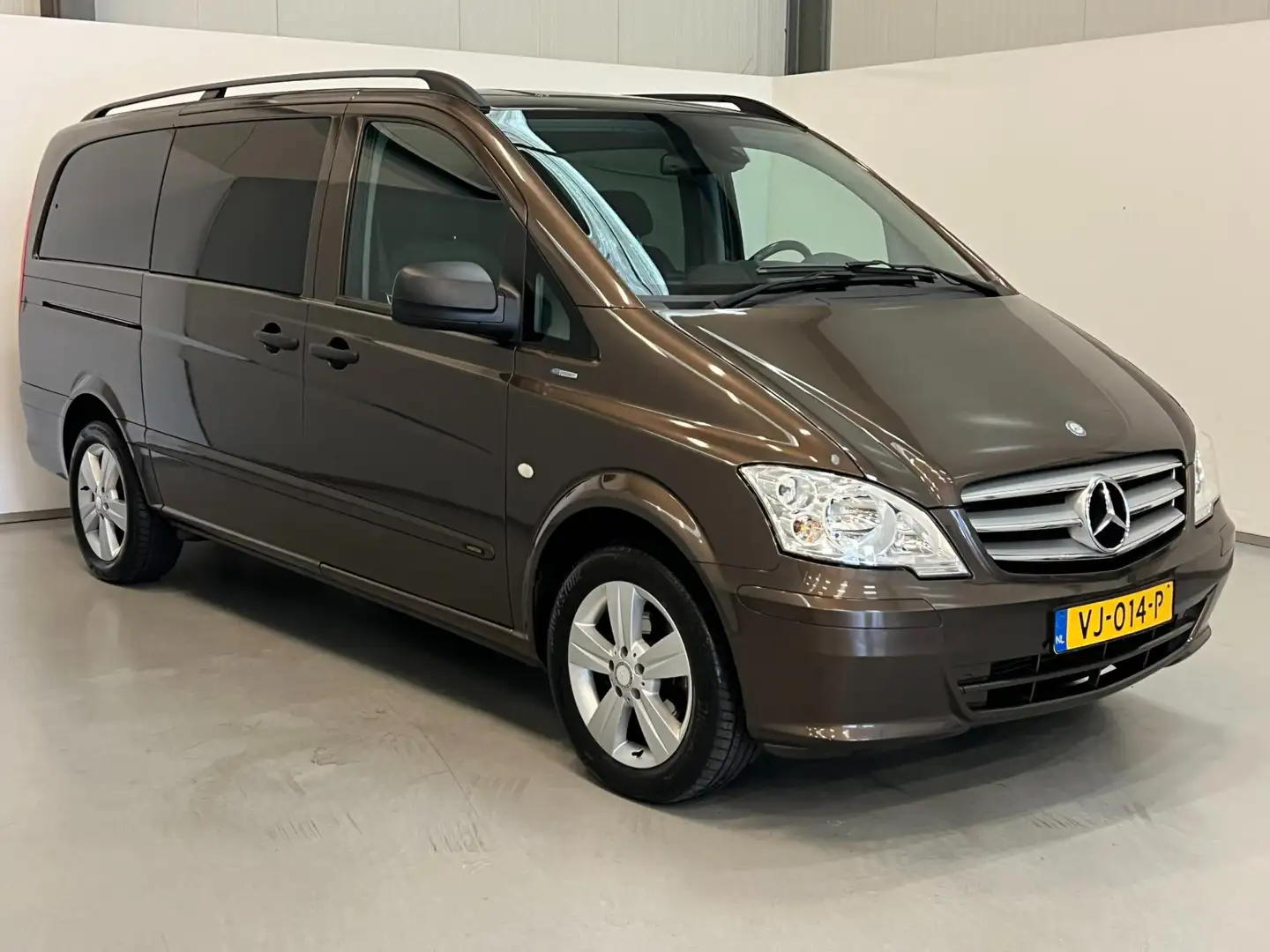 Mercedes-Benz Vito 113 CDI 320 Lang / Dubbel Cabine / 5-pers / NL-aut Bruin - 2