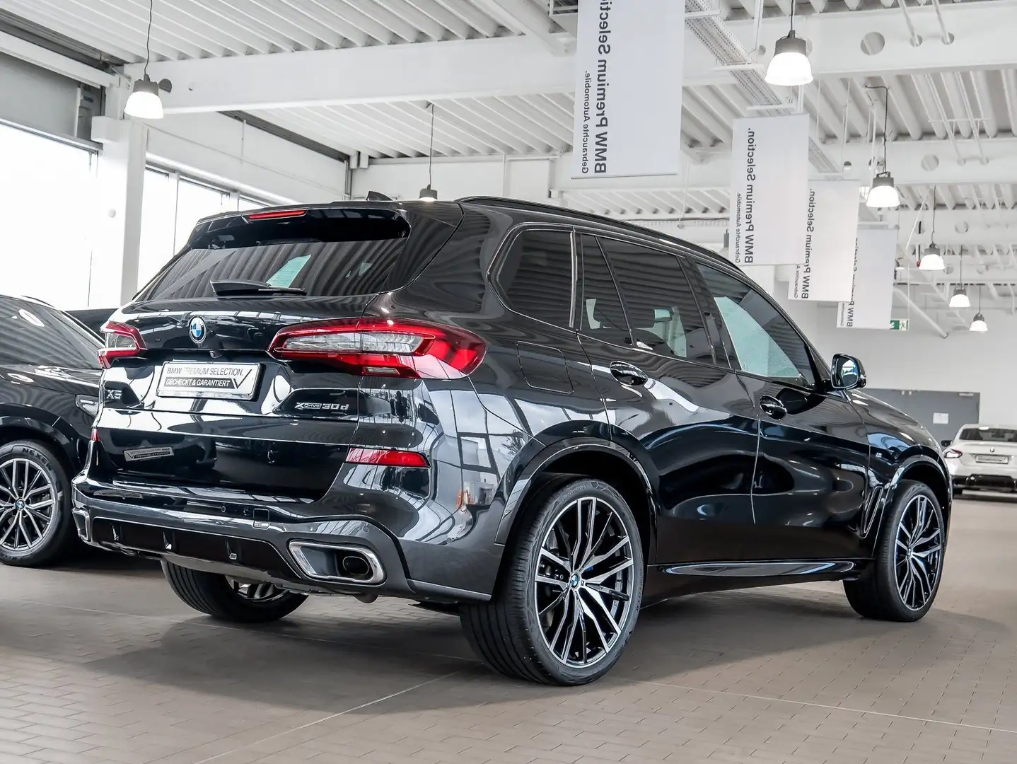 BMW X5 xDrive30d MSport Laser AHK Pano DAProf 22"LM Negro - 2