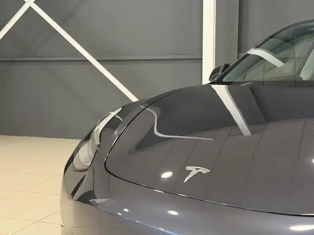 Tesla Model 3 view 6