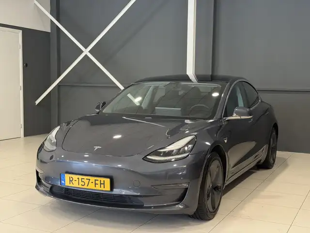 Tesla Model 3 view 14