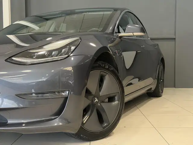 Tesla Model 3 view 2