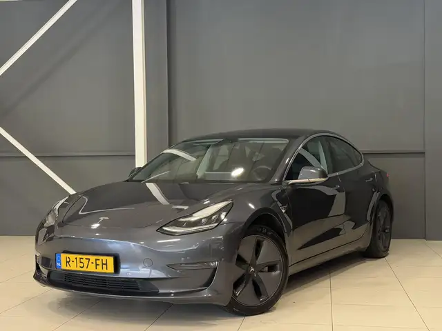 Tesla Model 3 view 8