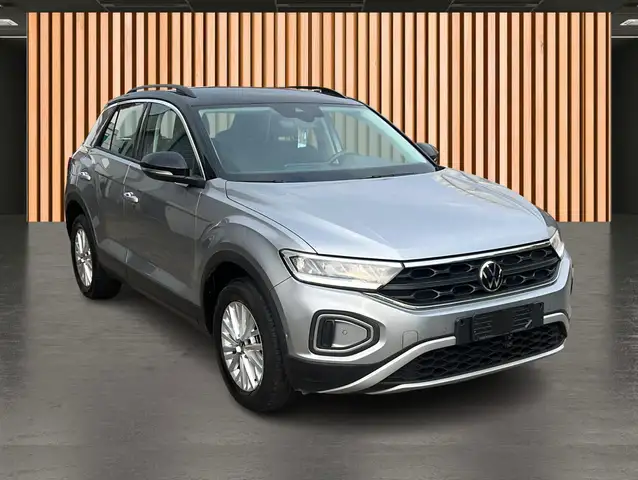 Volkswagen T-Roc view 20