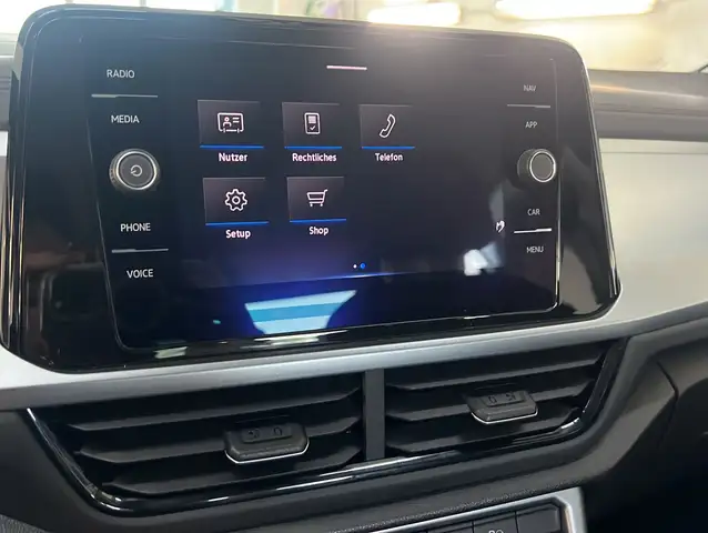 Volkswagen T-Roc view 12