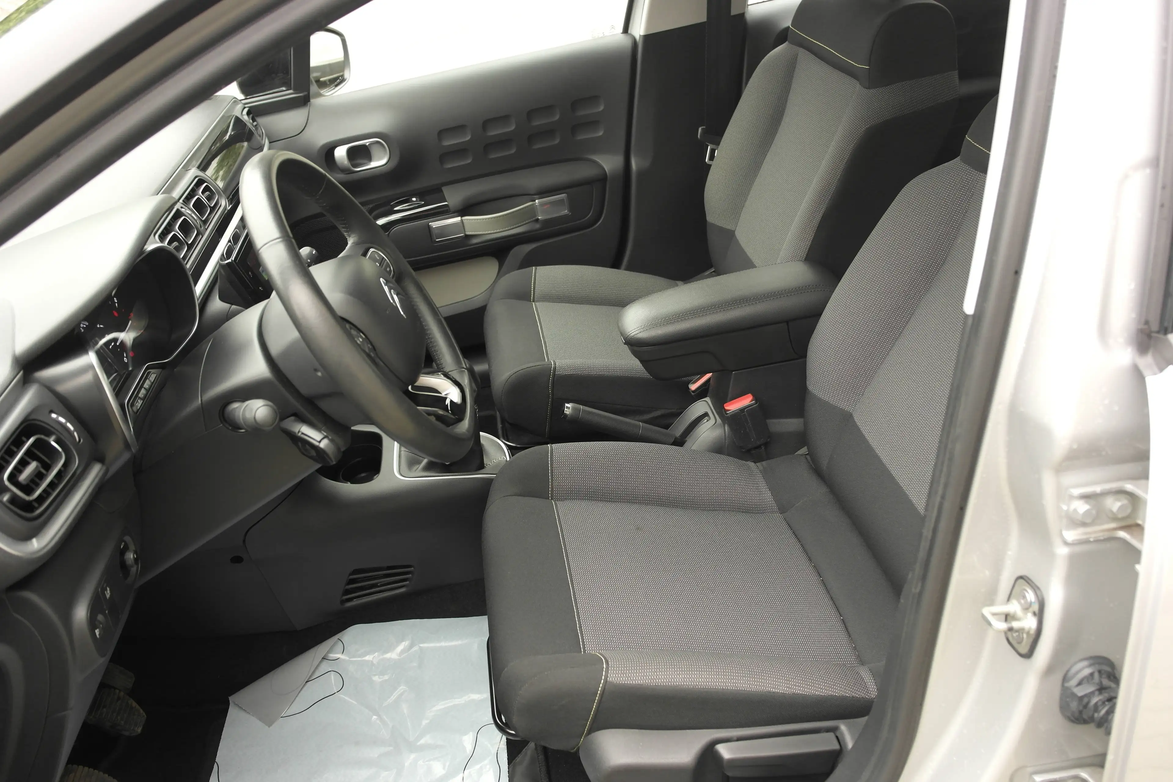 Citroen C3 Shine, Tempomat, Klimaautomatik — photo 8