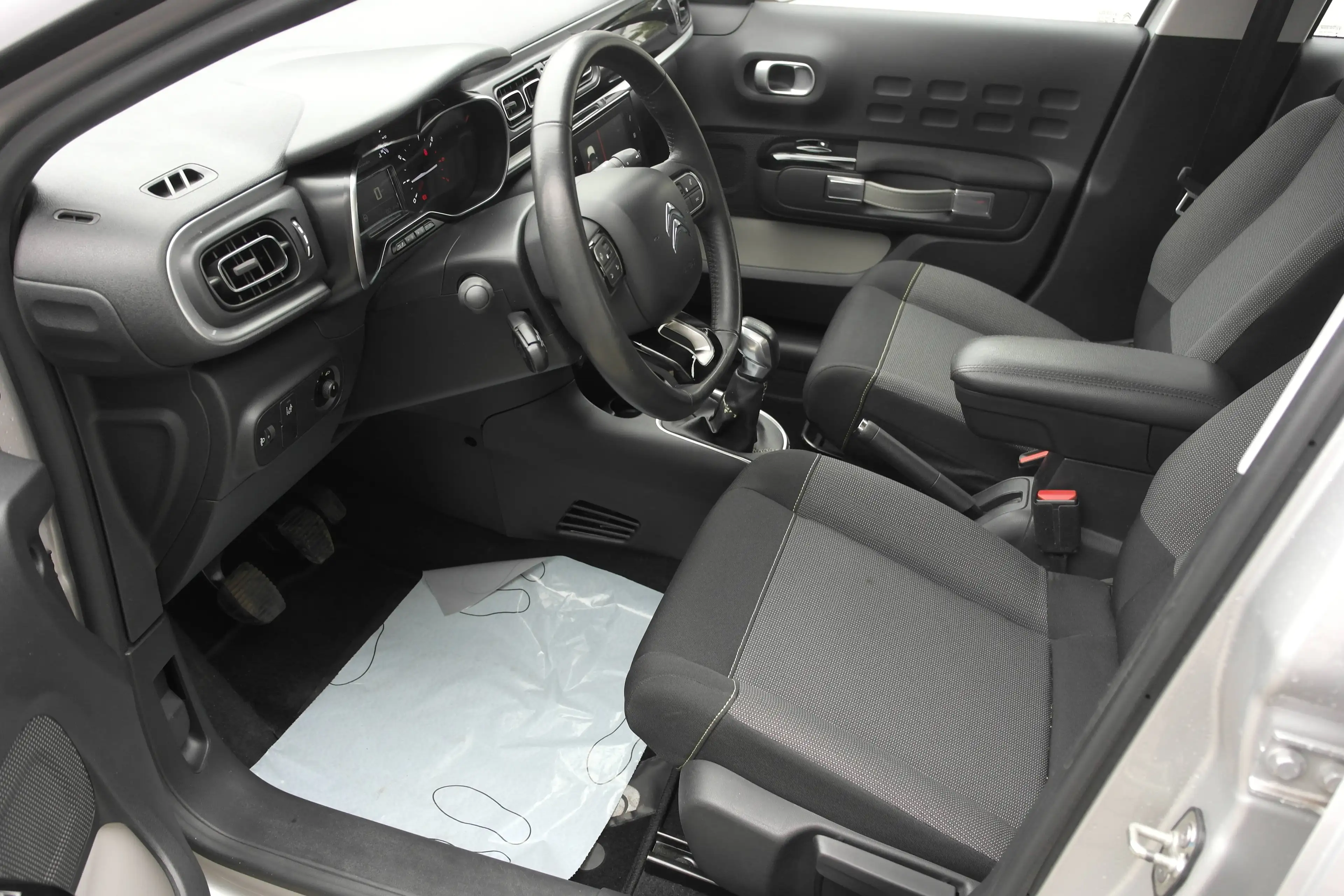 Citroen C3 Shine, Tempomat, Klimaautomatik — photo 7