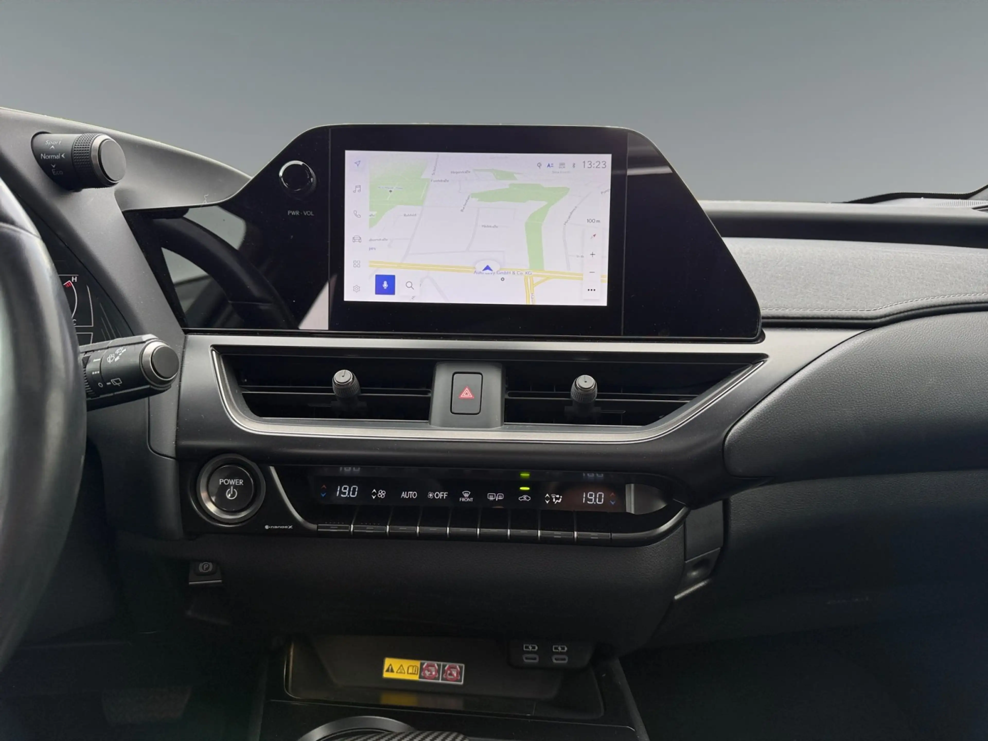 Lexus UX 250h UX 250 h Executive Schiebedach*Sitzhzg*CarPlay — photo 11