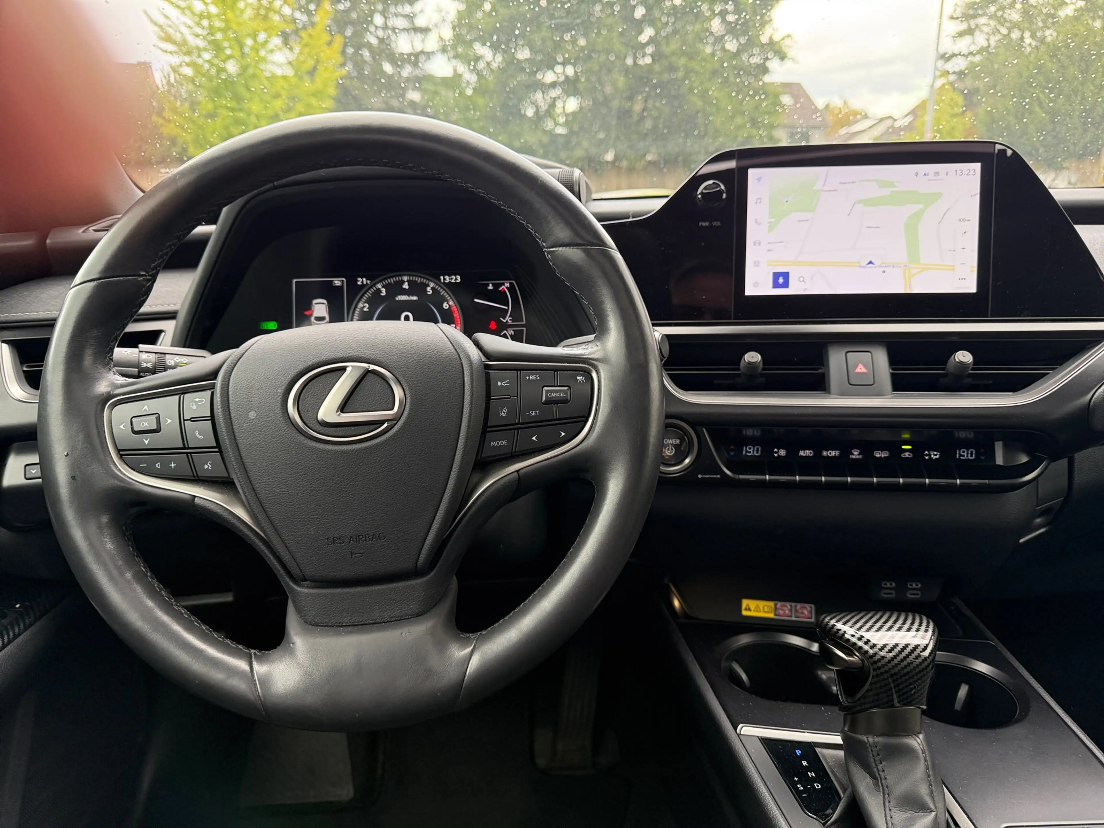 Lexus UX 250h UX 250 h Executive Schiebedach*Sitzhzg*CarPlay — photo 10