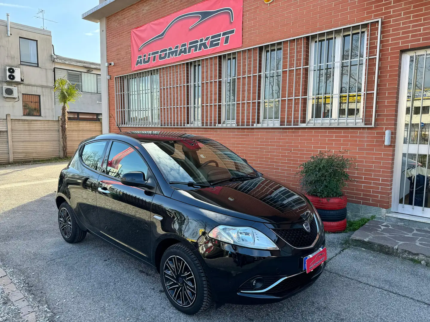 Lancia Ypsilon 1.2 Gold 69cv NEOPATENTATI Fekete - 1