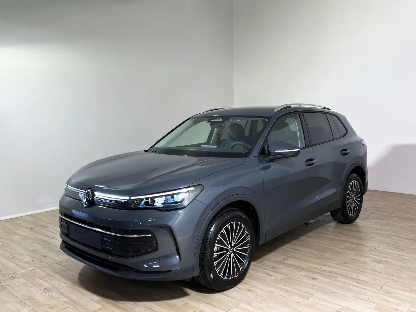 Volkswagen Tiguan Tiguan 1.5 eTSI 130 CV ACT DSG Edition Plus Grigio - 1
