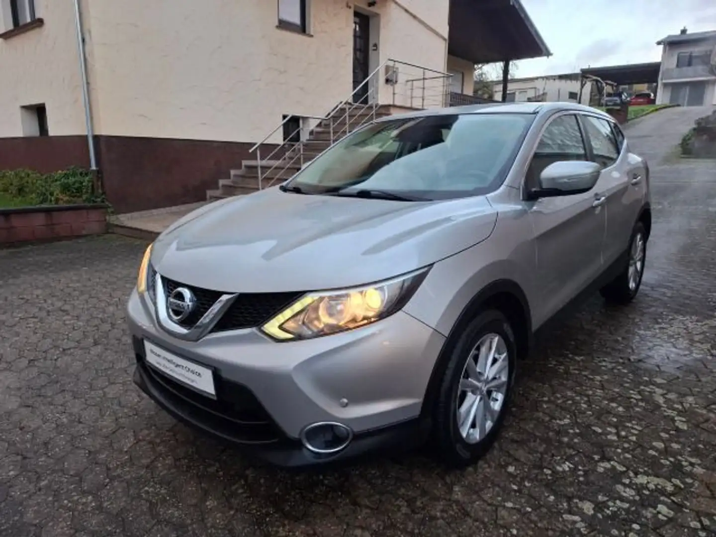 Nissan Qashqai 1.2 DIG-T Acenta Navi Rückfahrkamera Stříbrná - 2