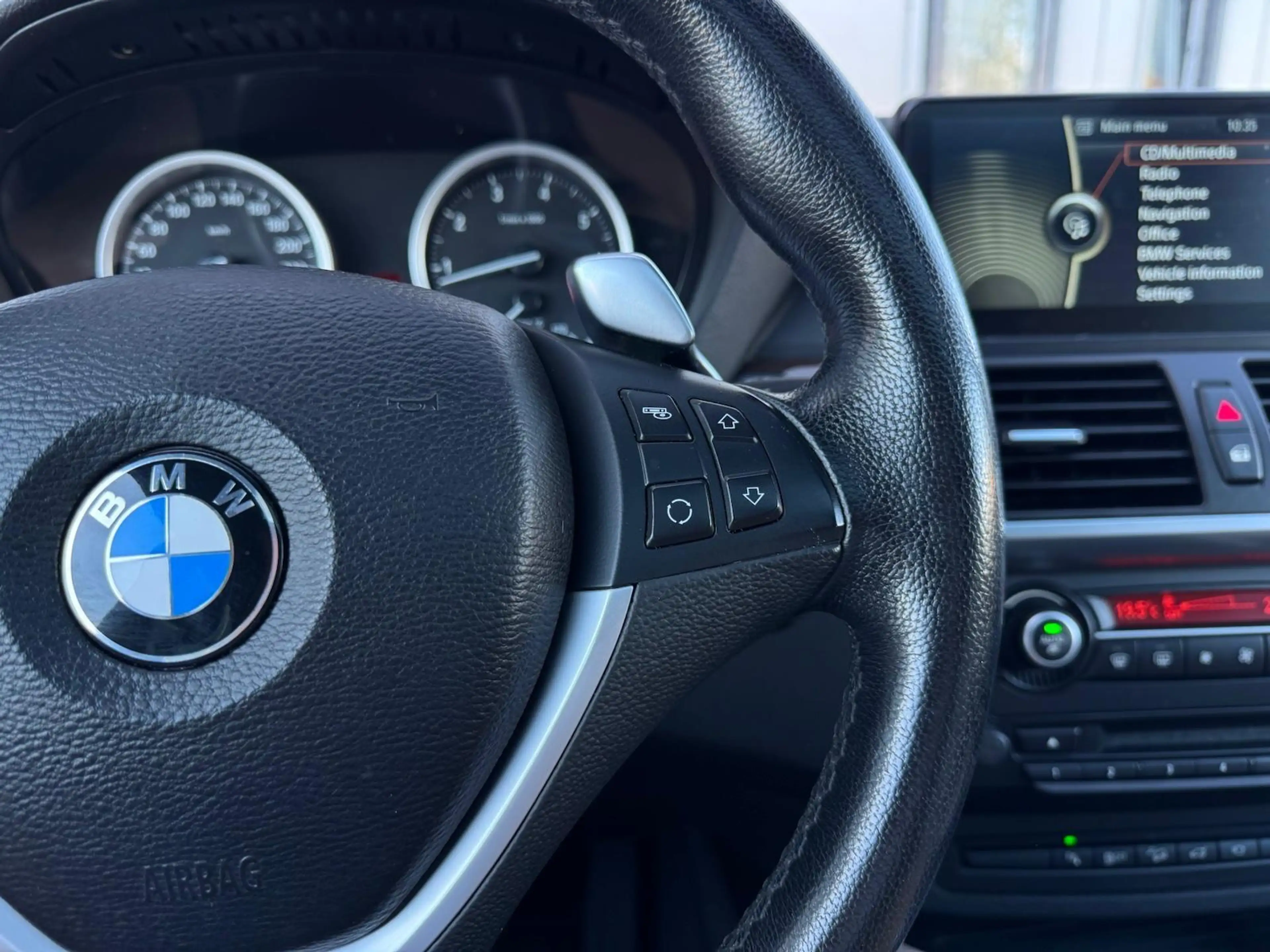 BMW X6 xDrive50i High Executive | Panorama | Leder | Xeno — photo 15