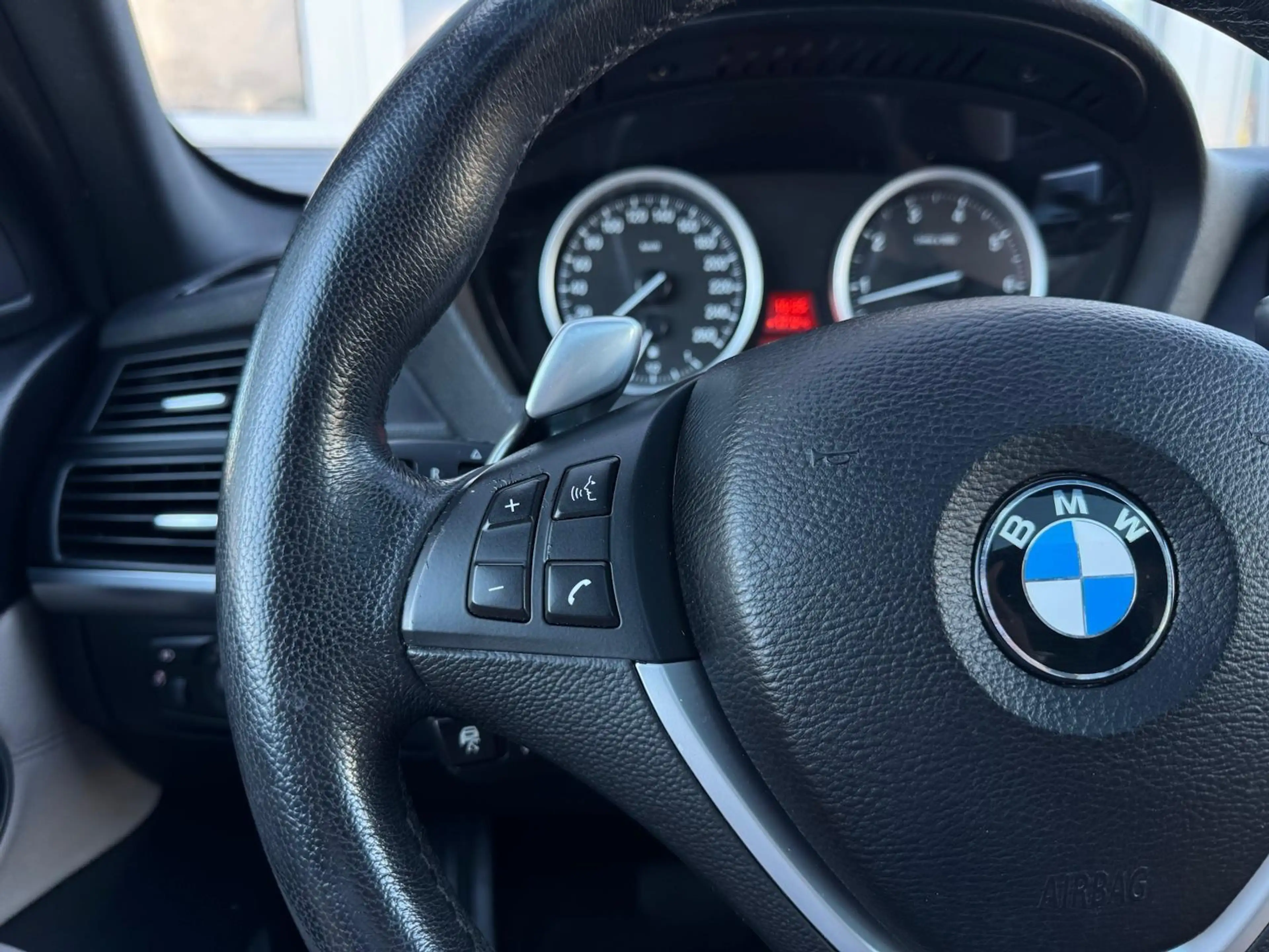 BMW X6 xDrive50i High Executive | Panorama | Leder | Xeno — photo 14