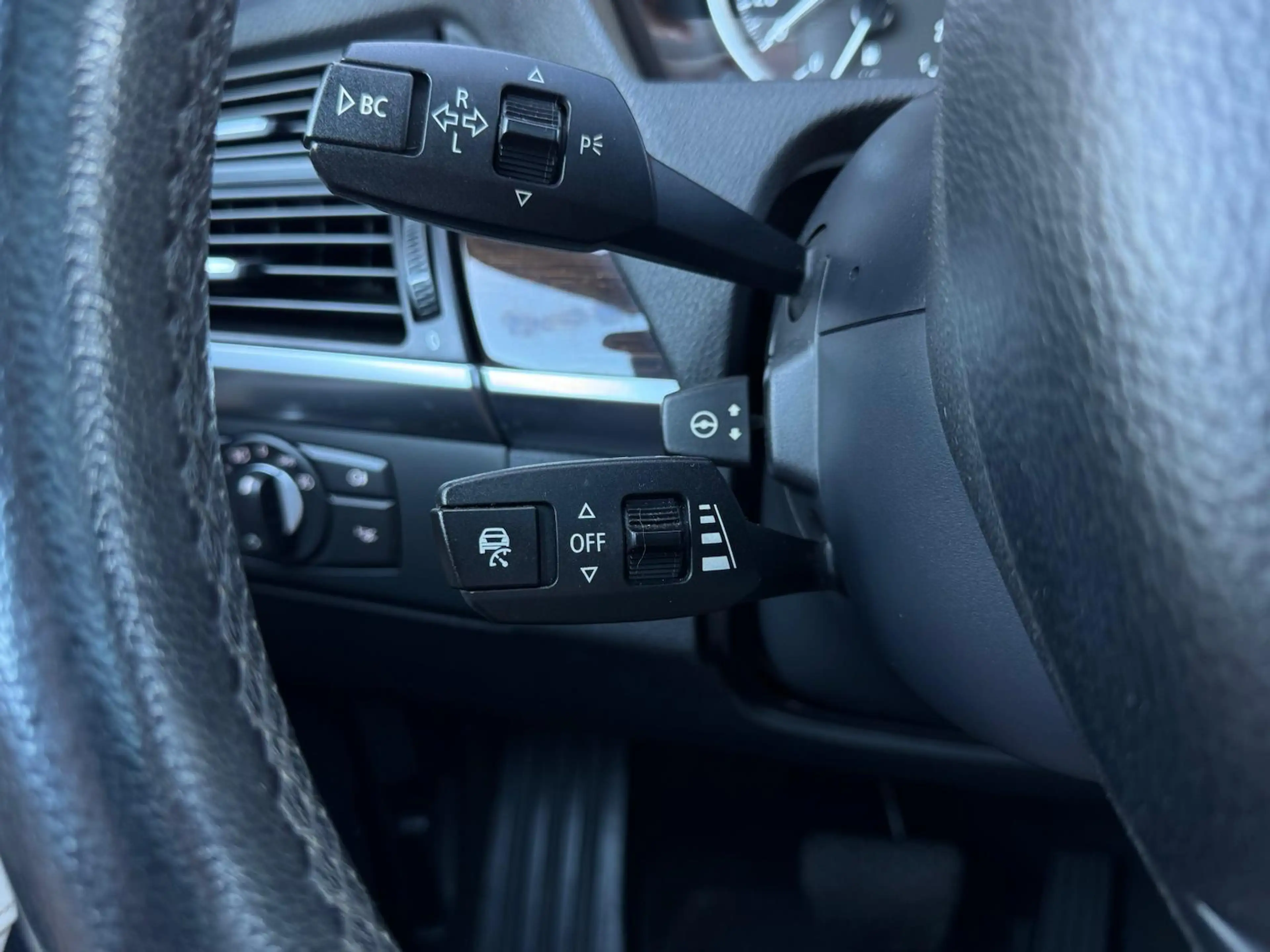 BMW X6 xDrive50i High Executive | Panorama | Leder | Xeno — photo 13