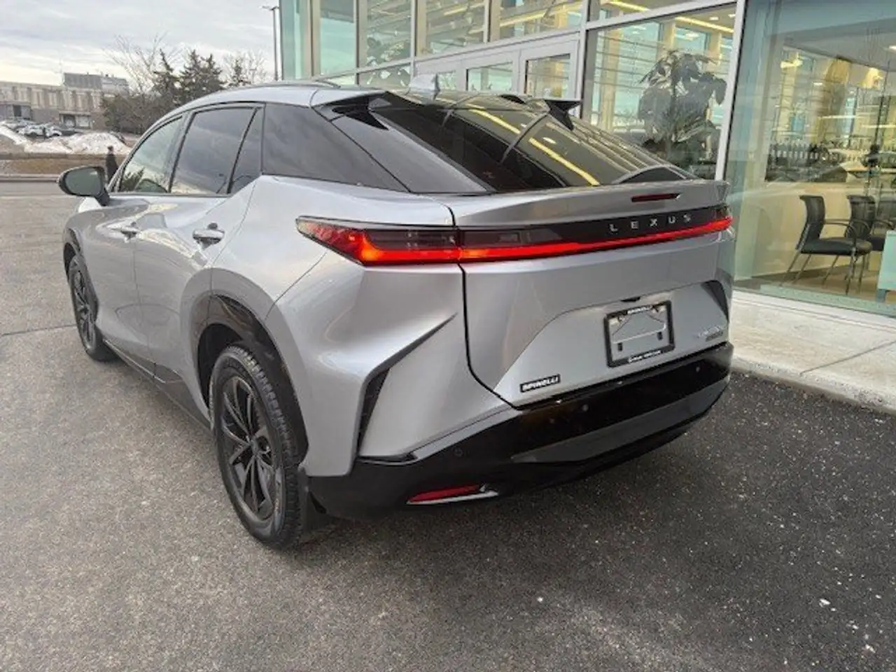 Lexus RZ снимка Lexus RZ