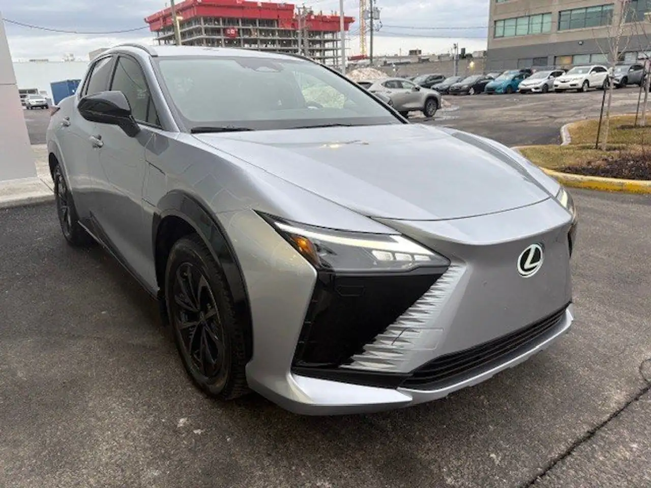 Lexus RZ снимка Lexus RZ