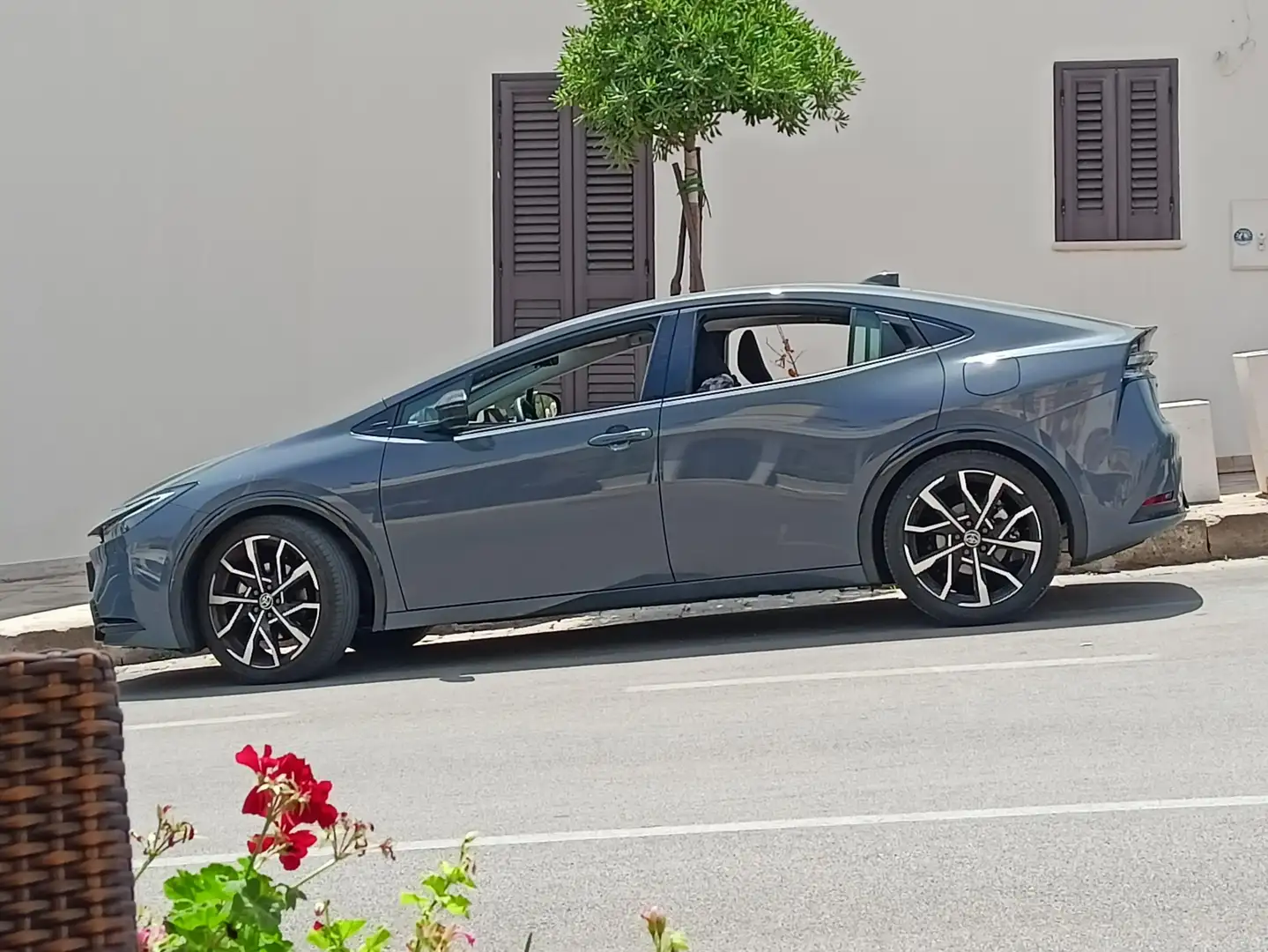 Toyota Prius Prius 2.0 phev Lounge Grigio - 1