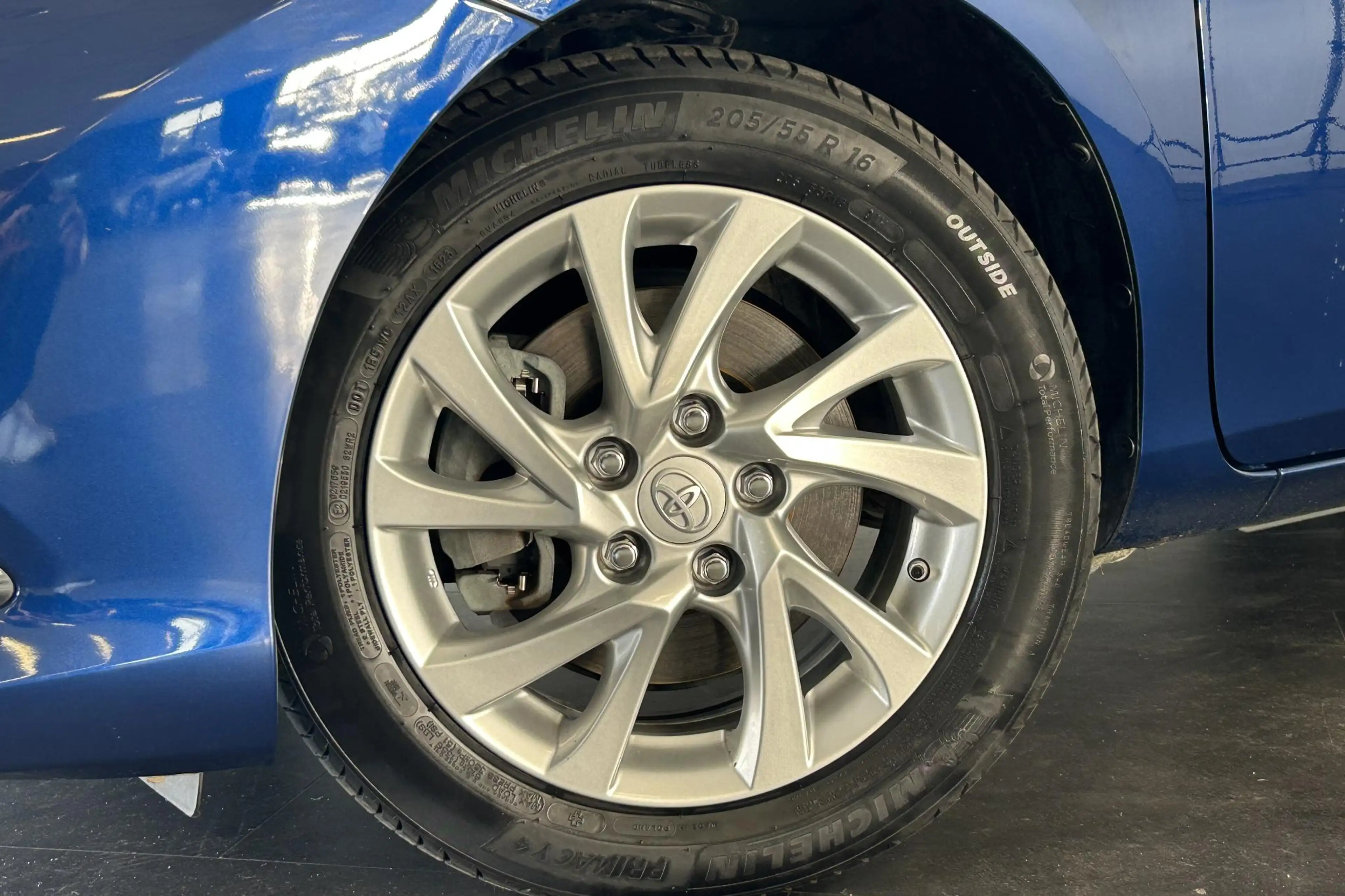 Toyota Auris 1.8 Hybrid Business Plus — photo 5