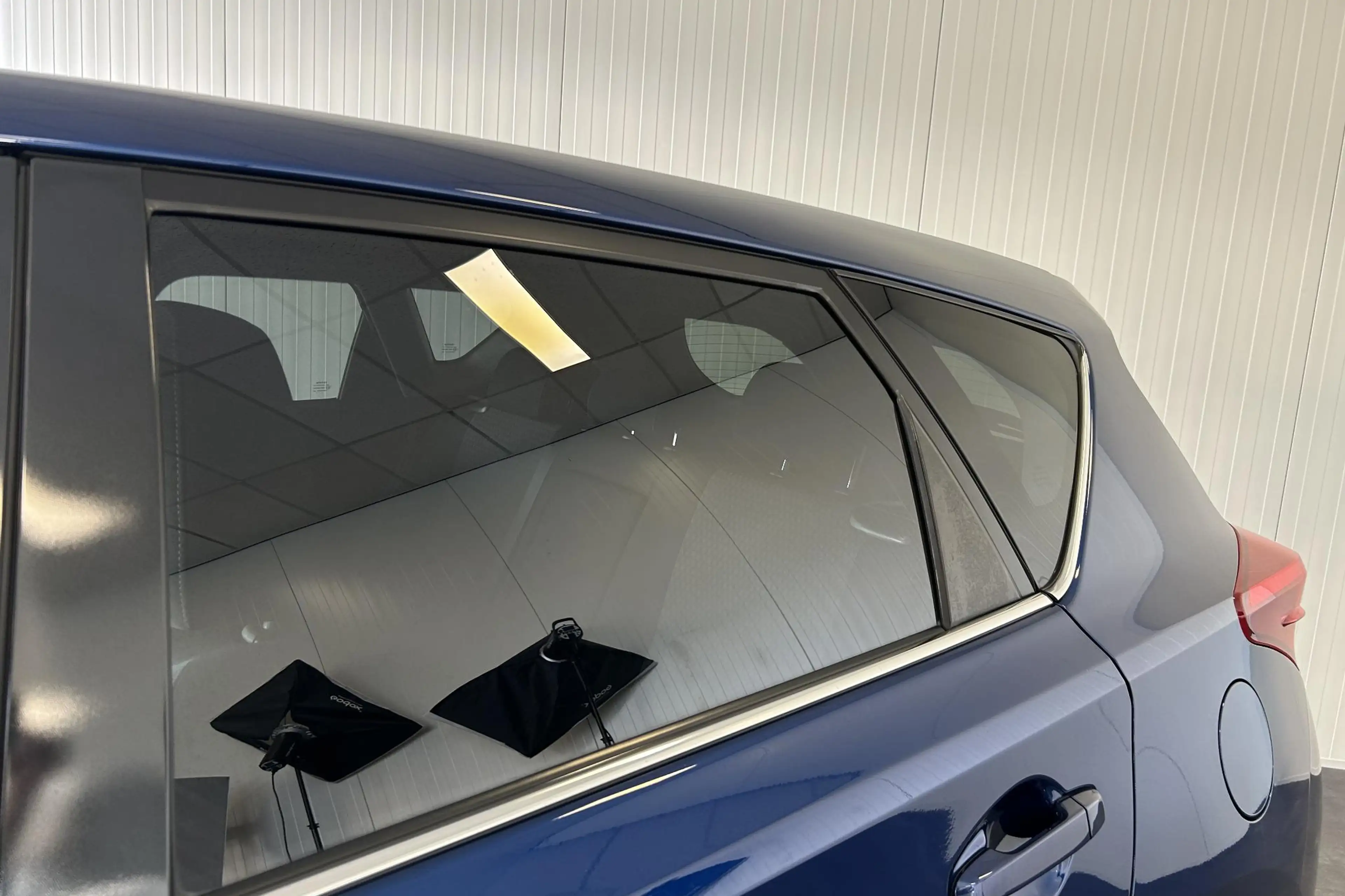Toyota Auris 1.8 Hybrid Business Plus — photo 6
