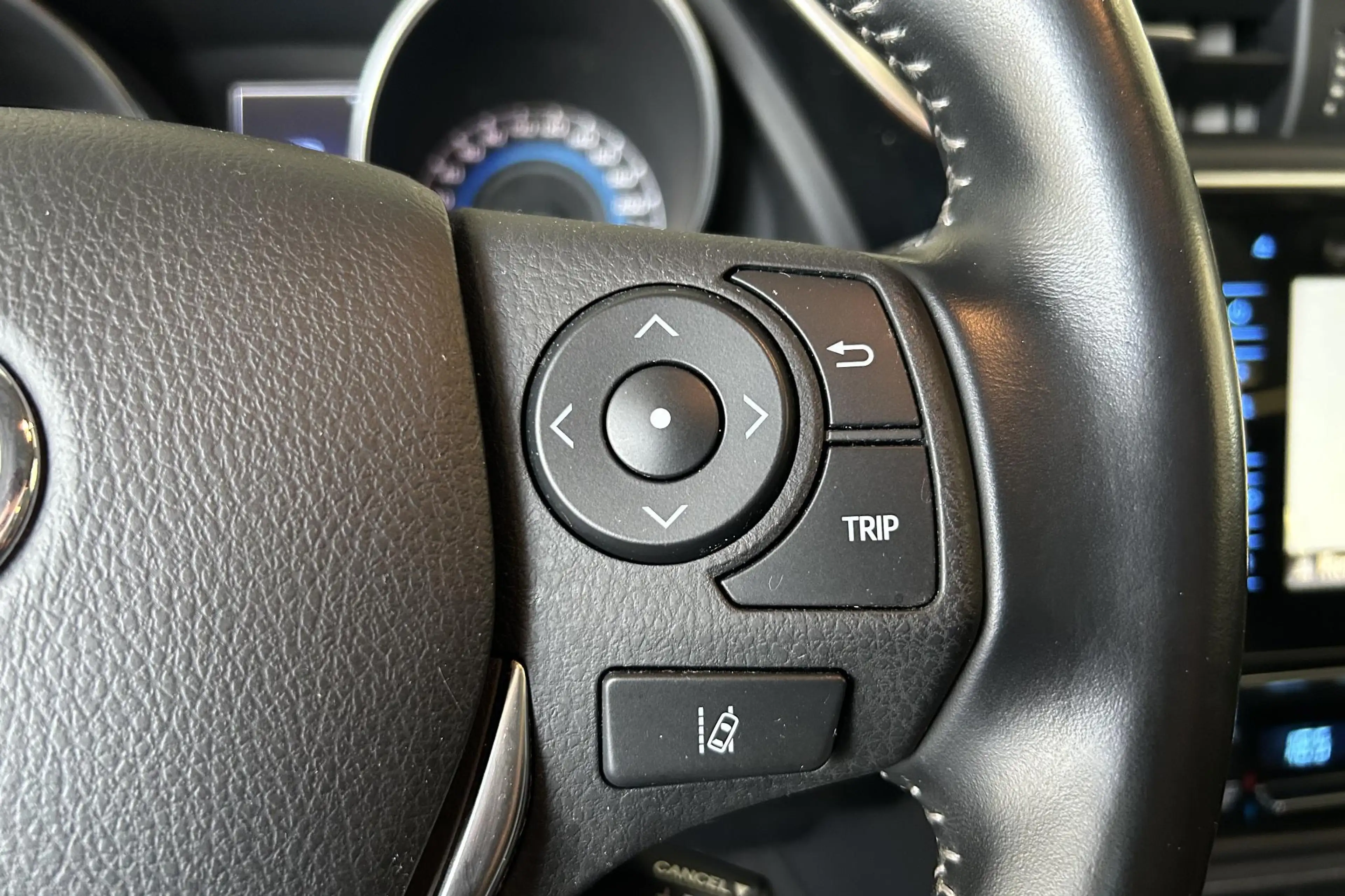 Toyota Auris 1.8 Hybrid Business Plus — photo 10