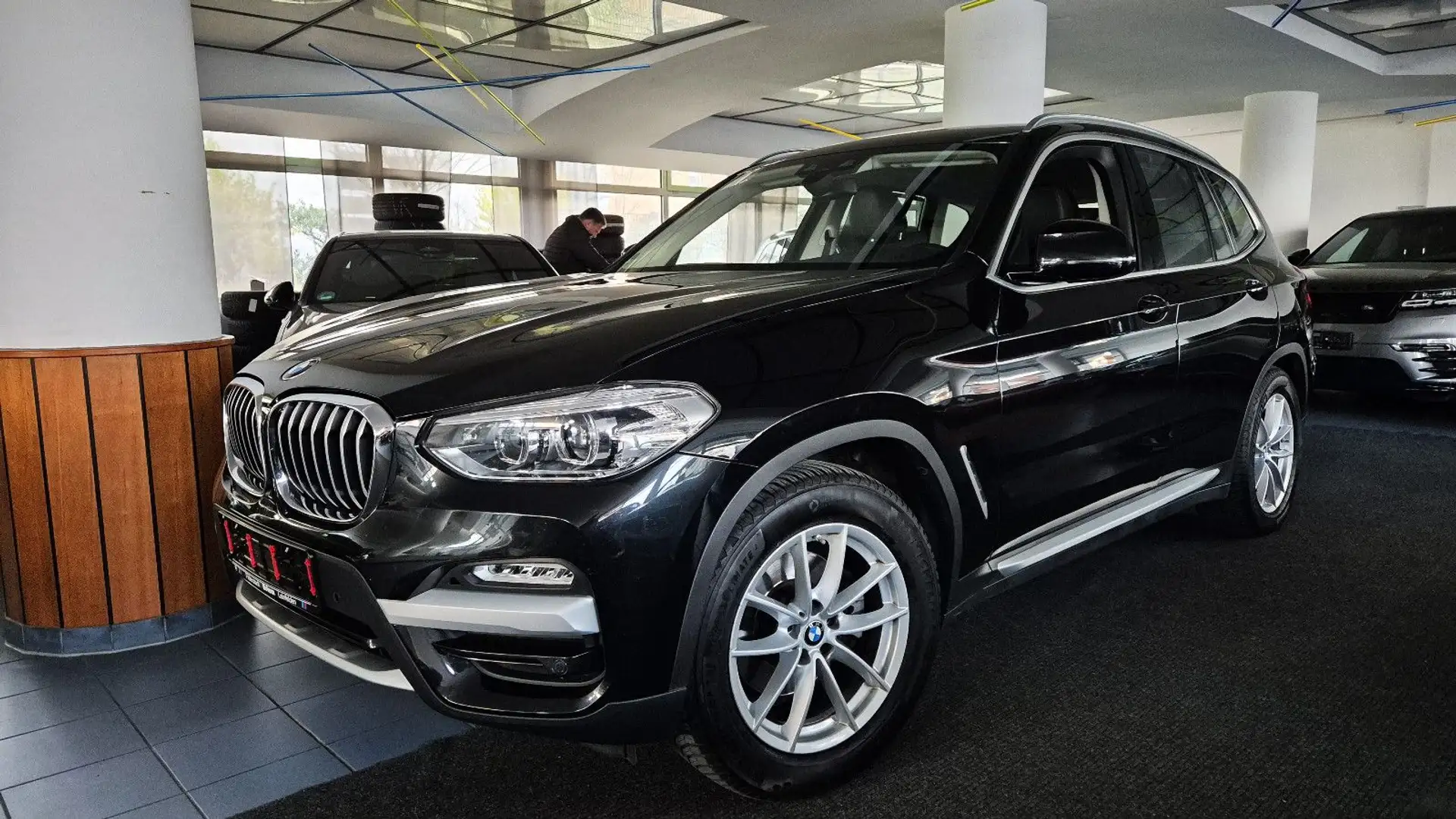 BMW X3 xDrive 20 d xLine/8xAlu/AHK/LED/Temp/1.Hd Schwarz - 1