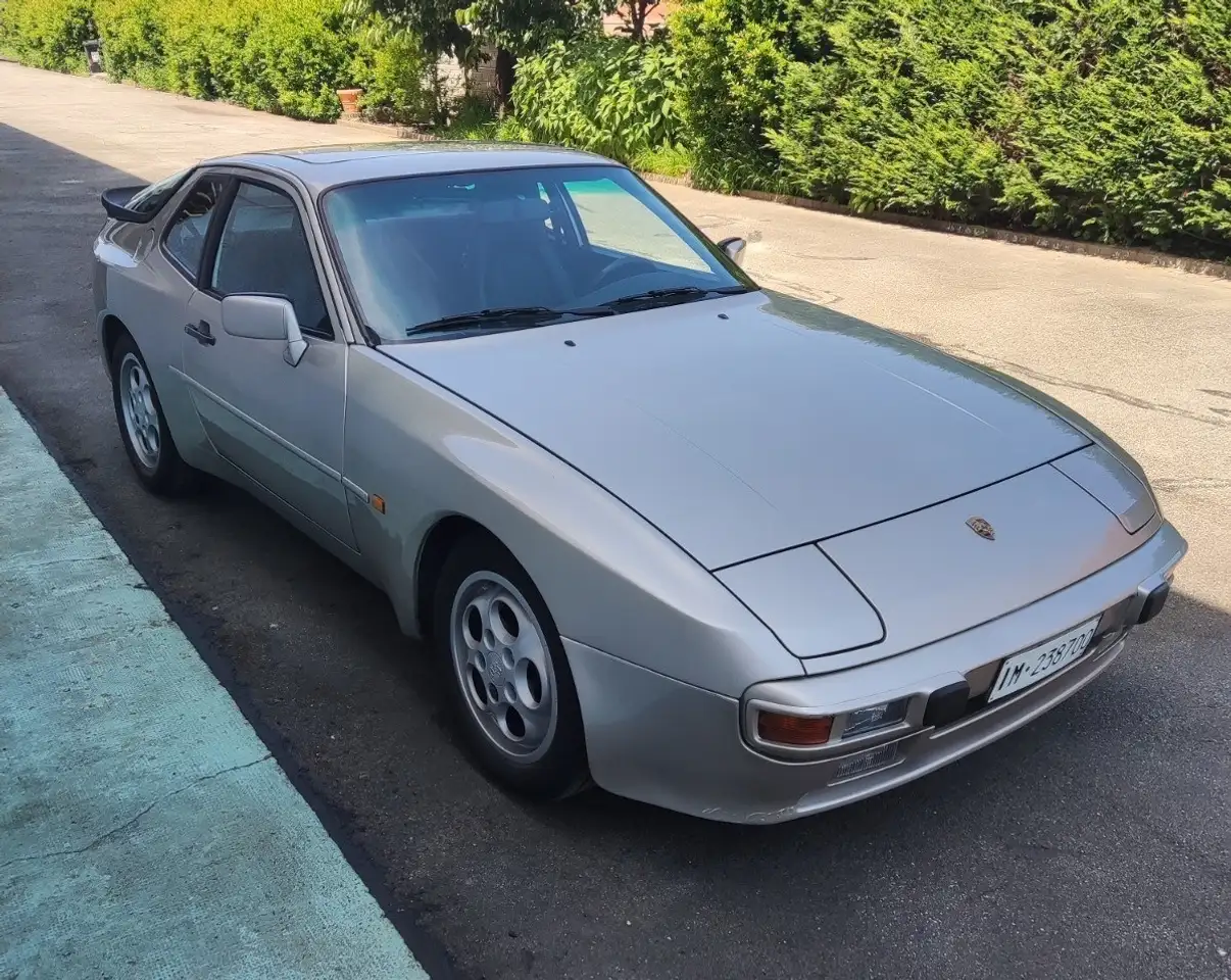 Porsche 944 Coupe 2.5, foto 1