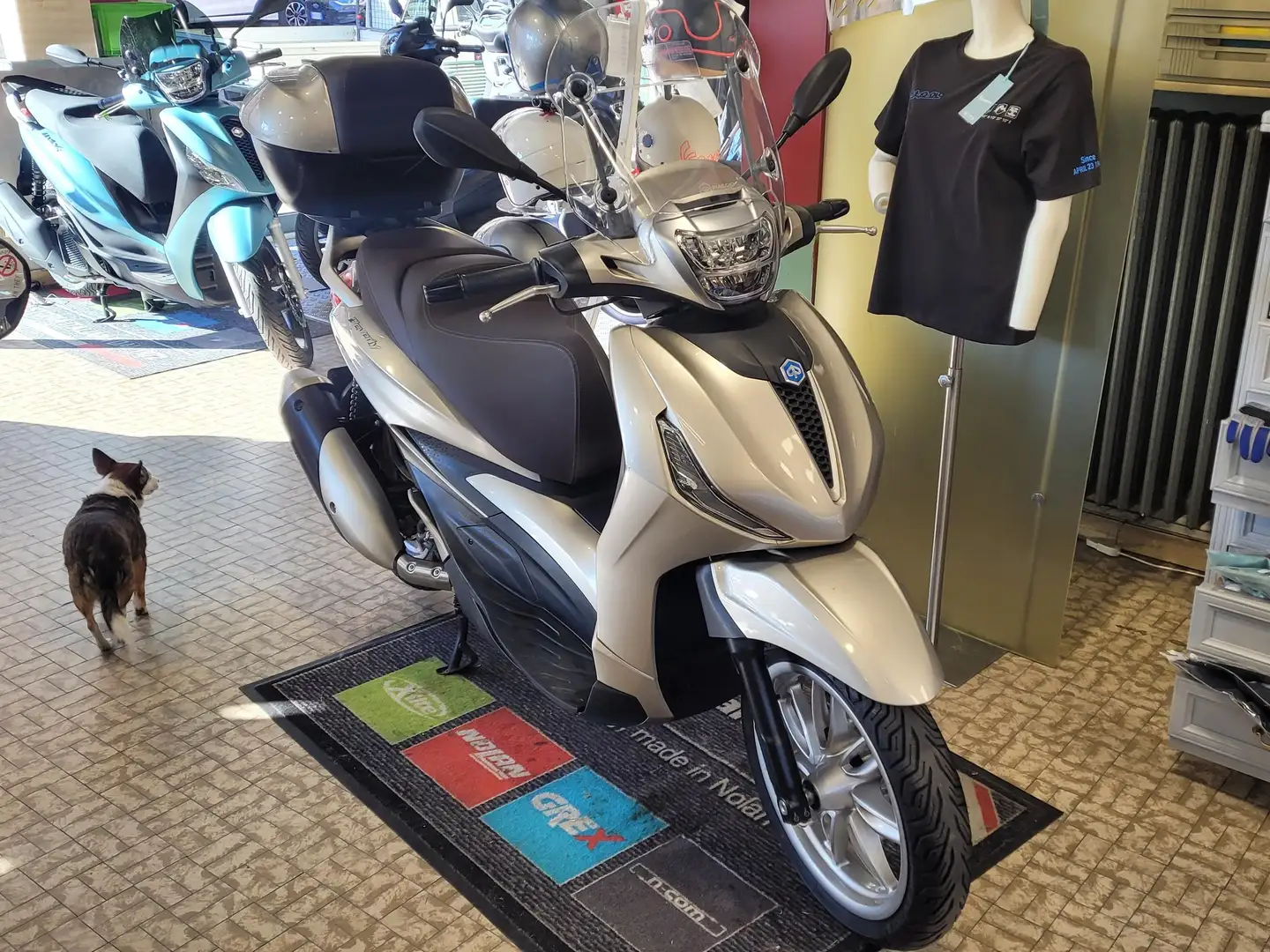 Piaggio Beverly 300 Gris - 2