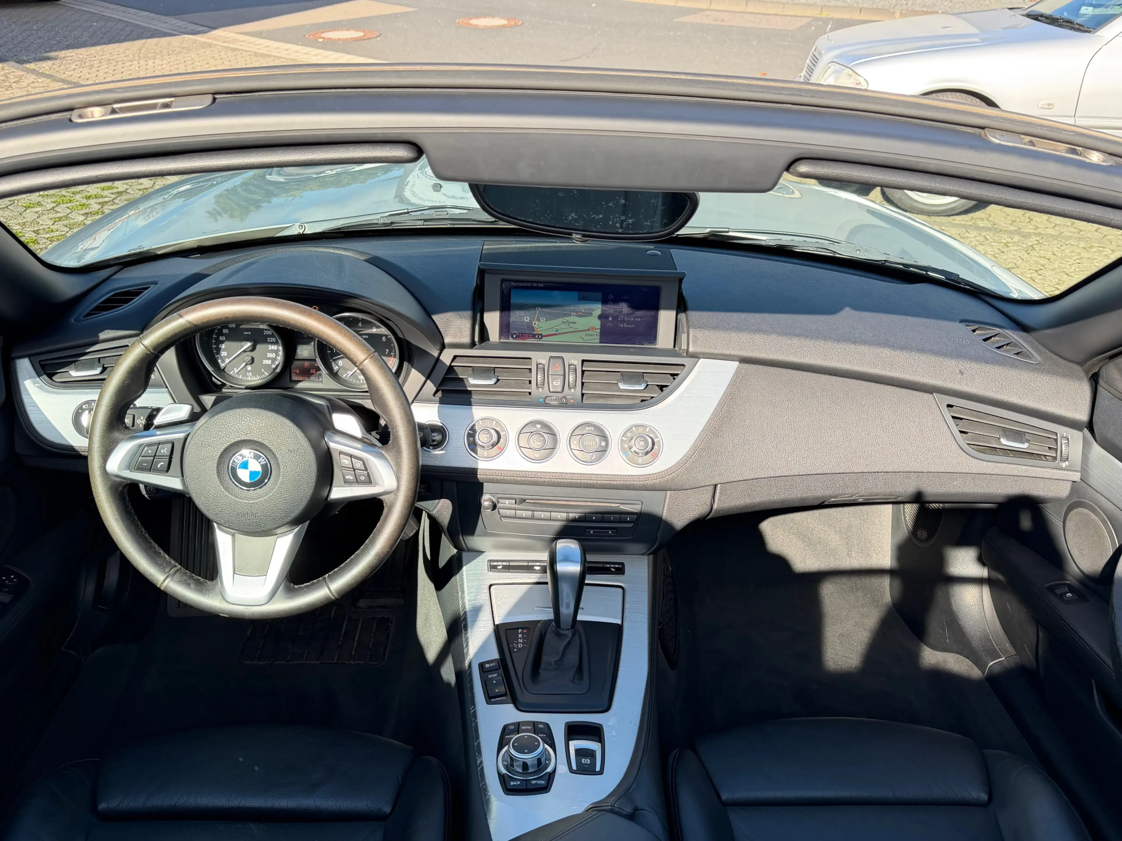BMW Z4 sdrive 23i Automatik TÜV neu Xenon Leder Navi — photo 6