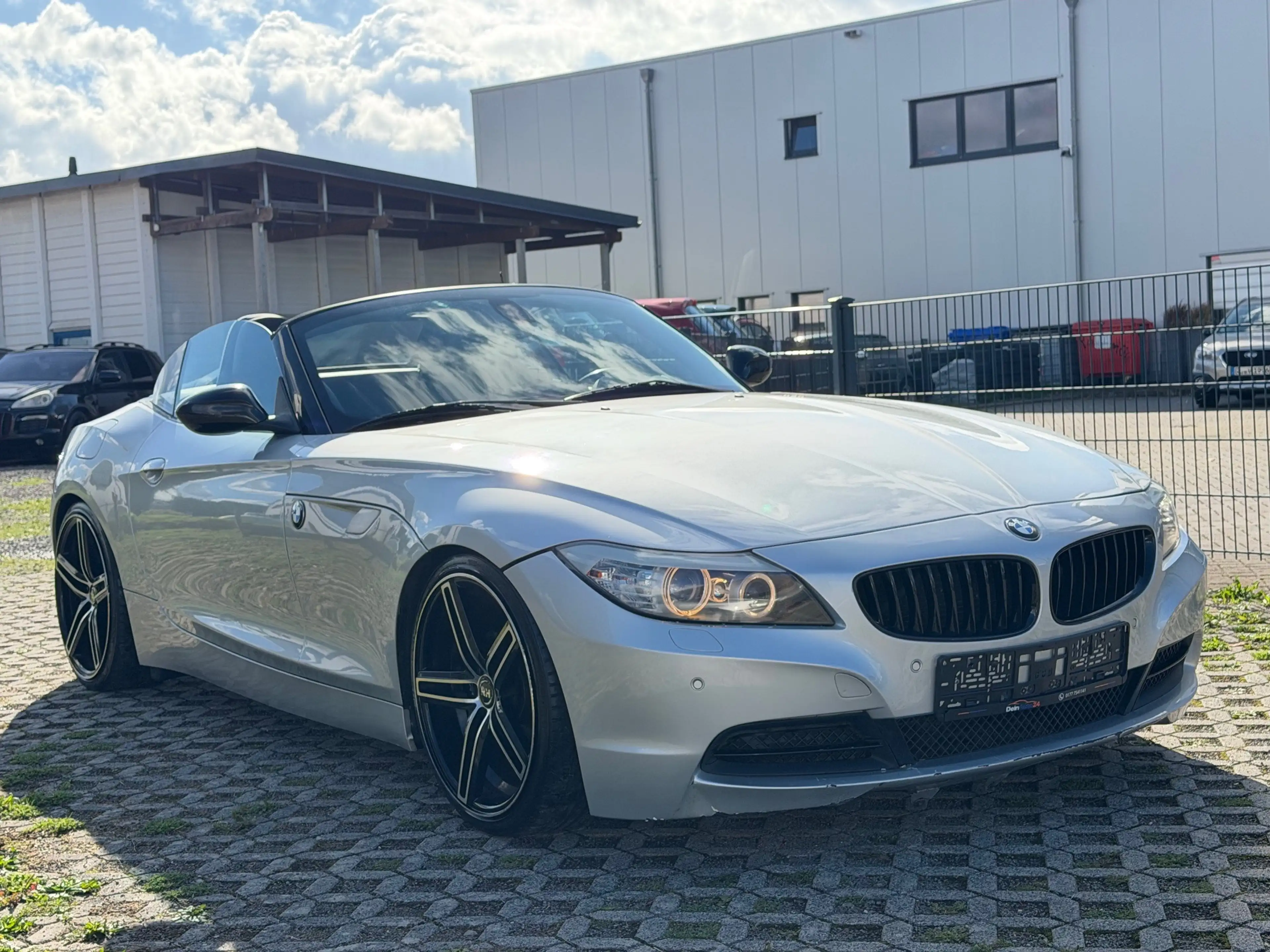 BMW Z4 sdrive 23i Automatik TÜV neu Xenon Leder Navi — photo 4