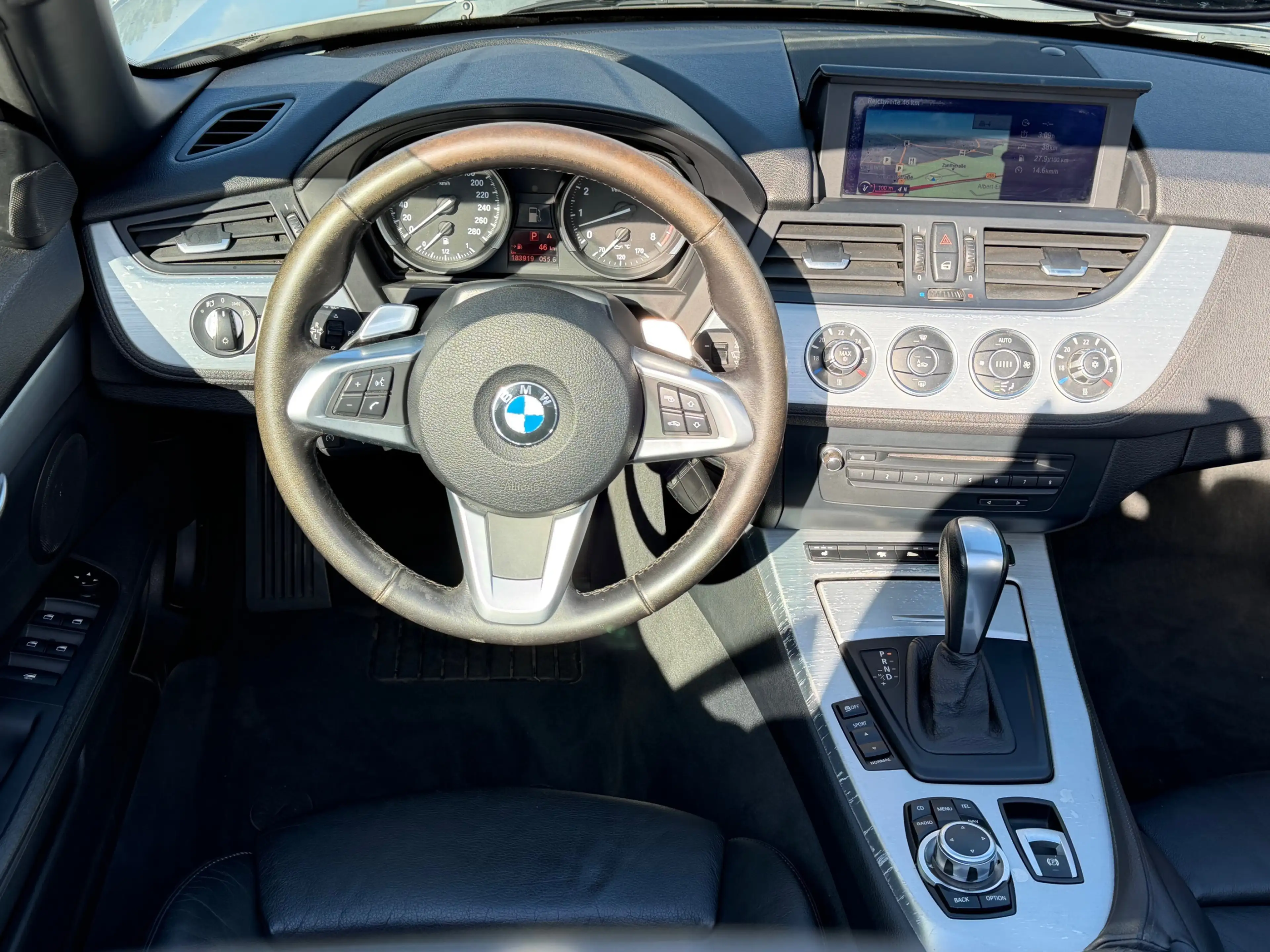 BMW Z4 sdrive 23i Automatik TÜV neu Xenon Leder Navi — photo 7