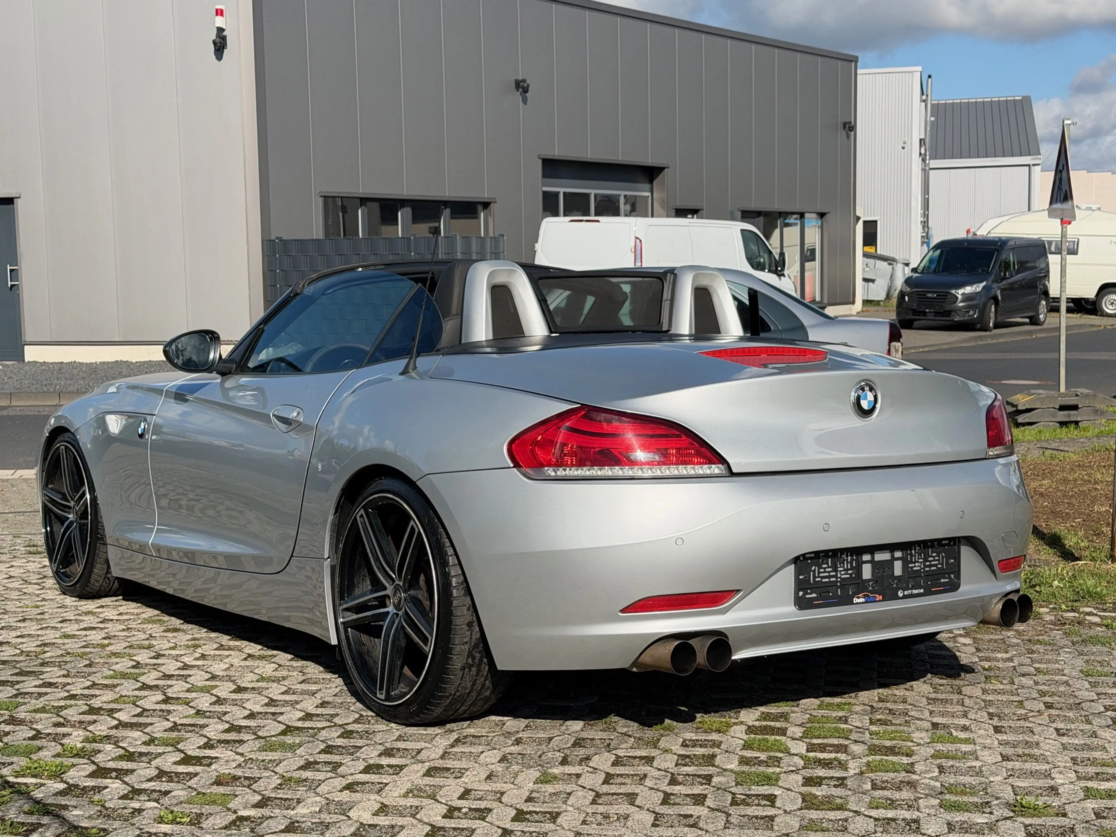 BMW Z4 sdrive 23i Automatik TÜV neu Xenon Leder Navi — photo 11