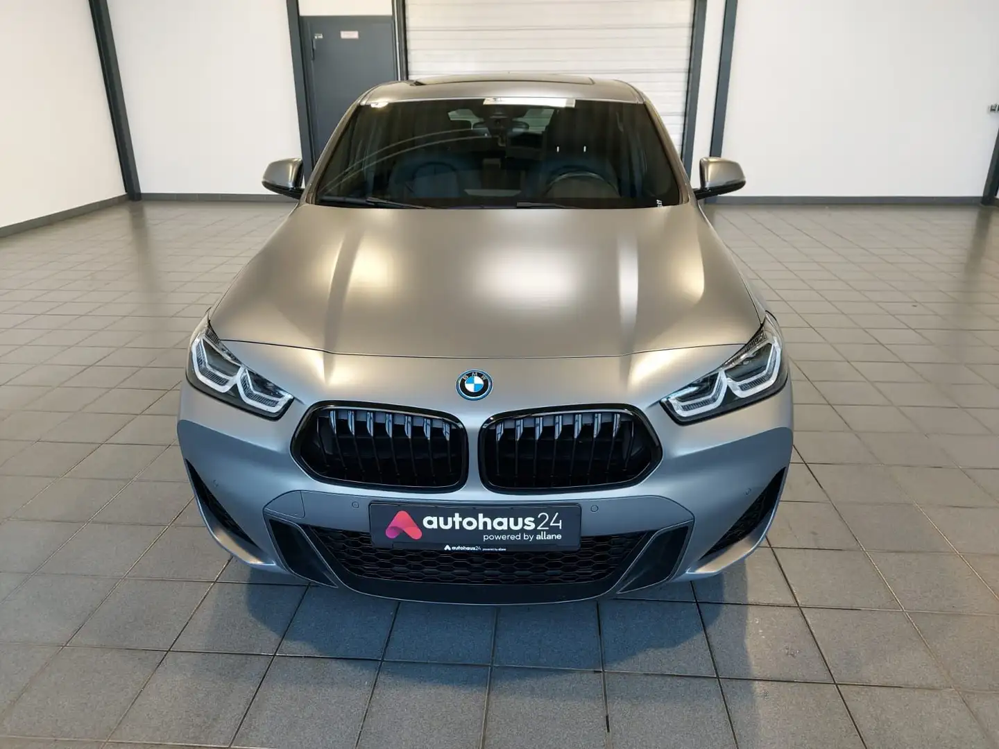 BMW X2 xDrive25e M Sport  LED|Kamera|ShadowLine Grau - 2