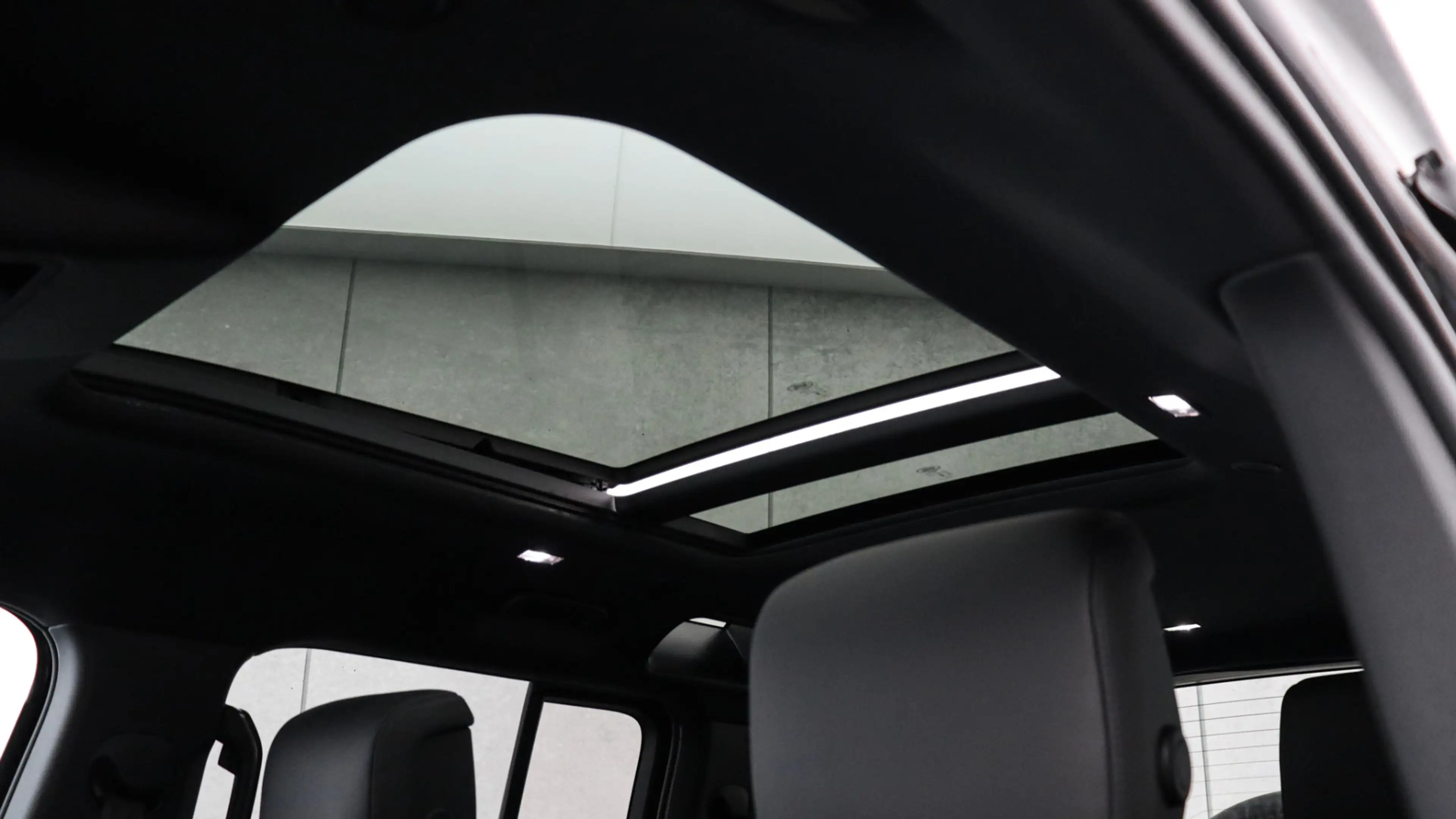 Land Rover Defender 110 P300e 110 X-Dynamic HSE | Stoelventiltie | Hea — photo 9