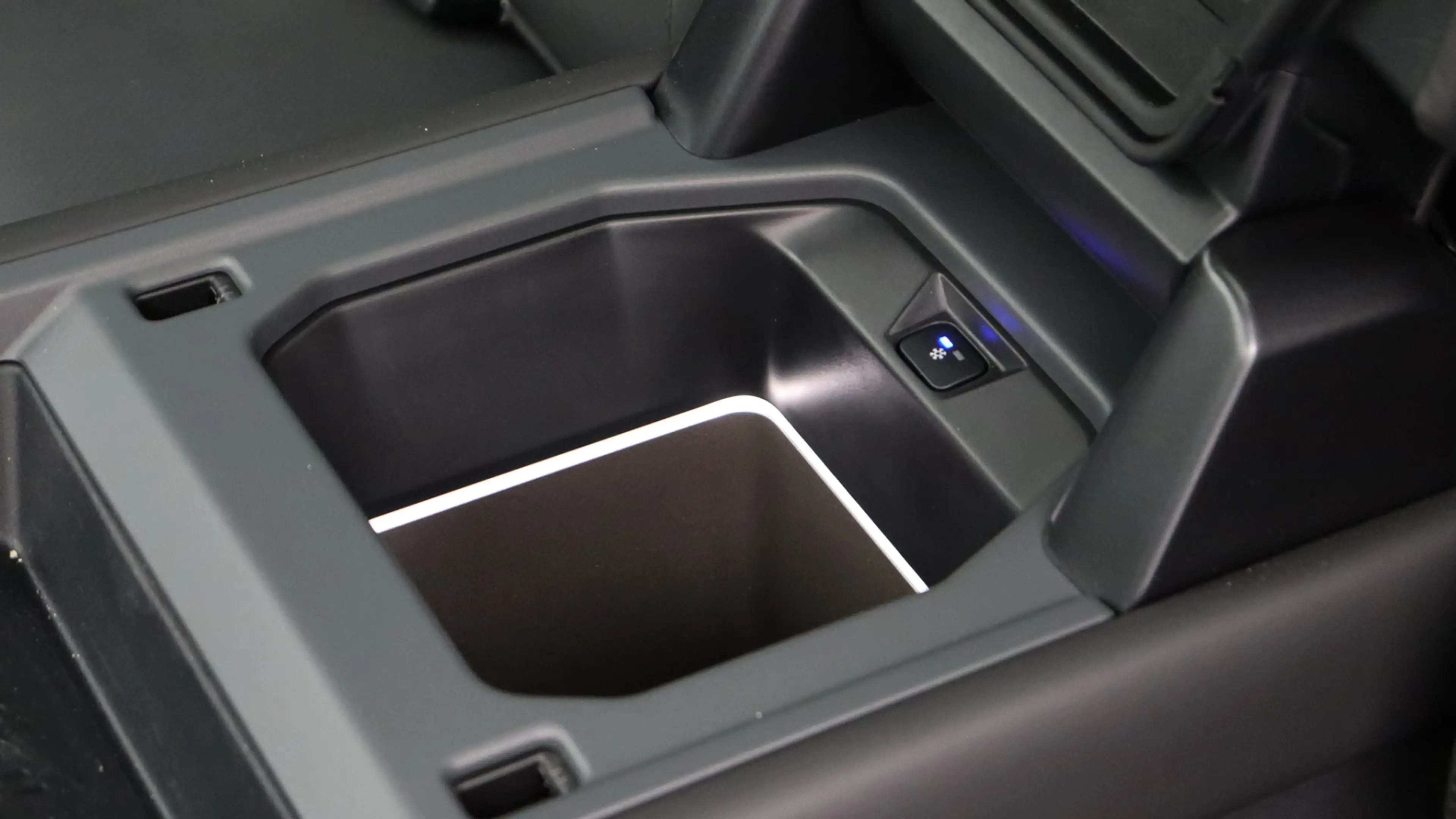 Land Rover Defender 110 P300e 110 X-Dynamic HSE | Stoelventiltie | Hea — photo 26