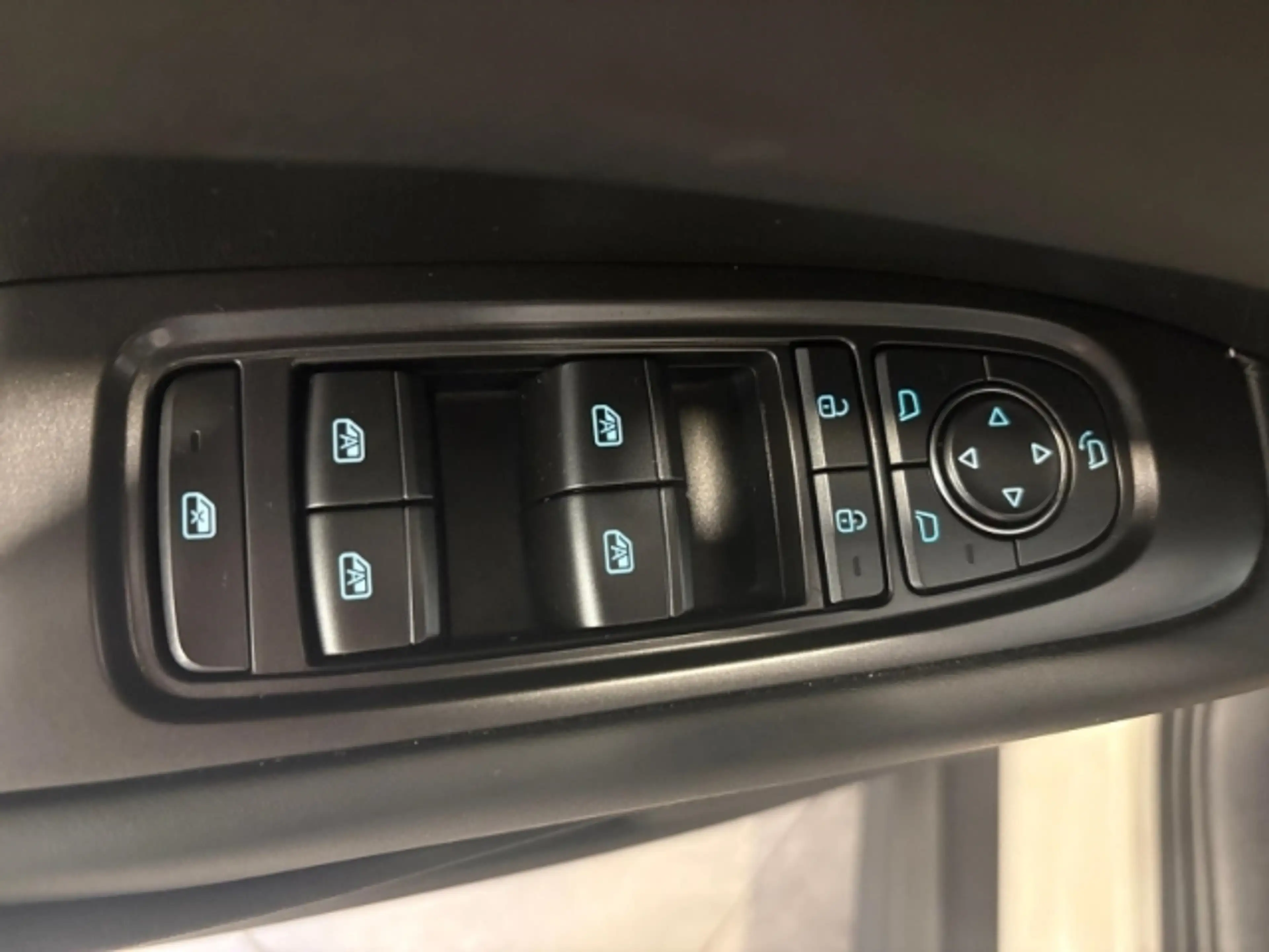 BYD Seal 1.5 PHEV 6 Touring DM-i Comfort Lite — photo 15