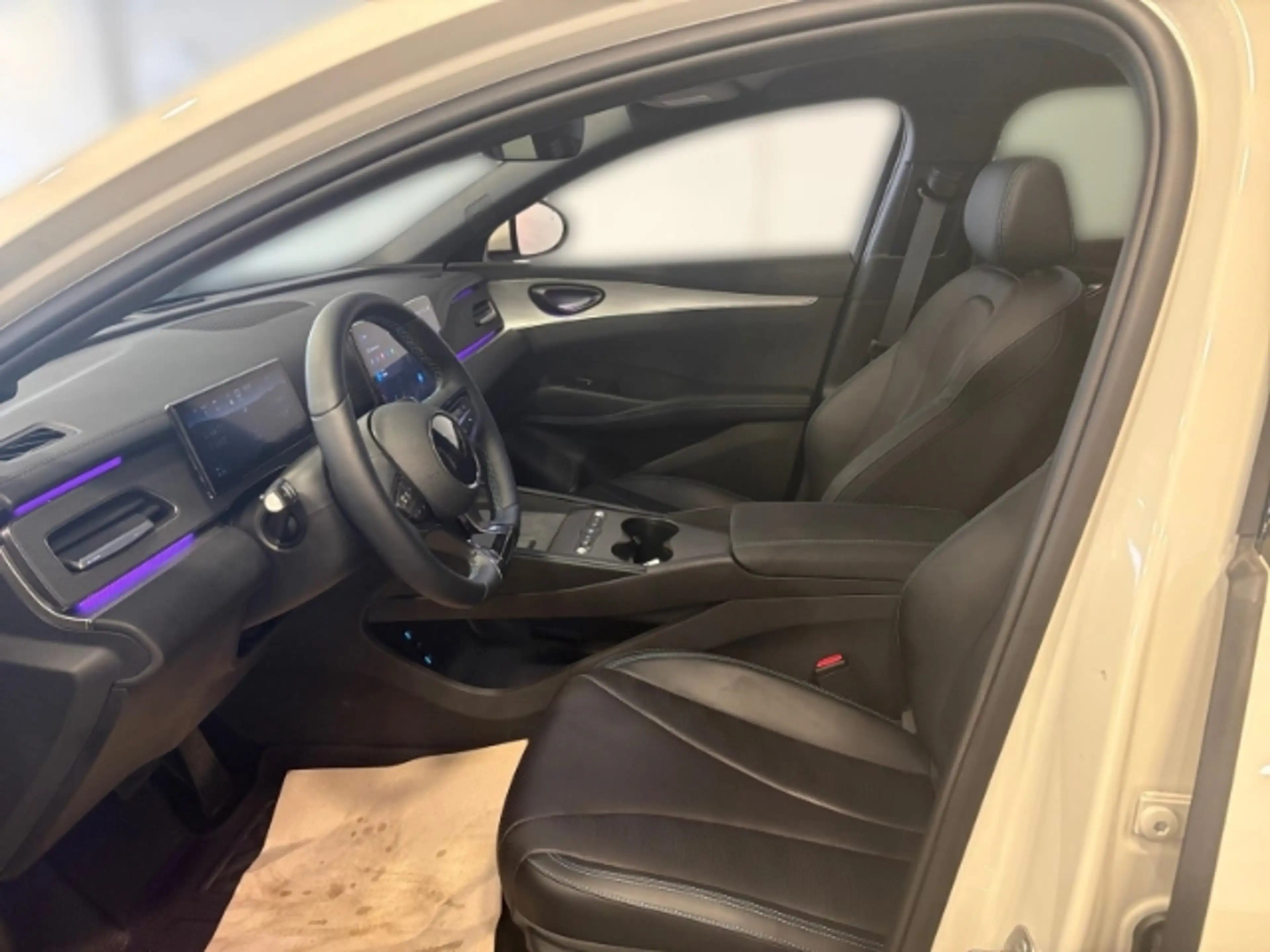 BYD Seal 1.5 PHEV 6 Touring DM-i Comfort Lite — photo 7