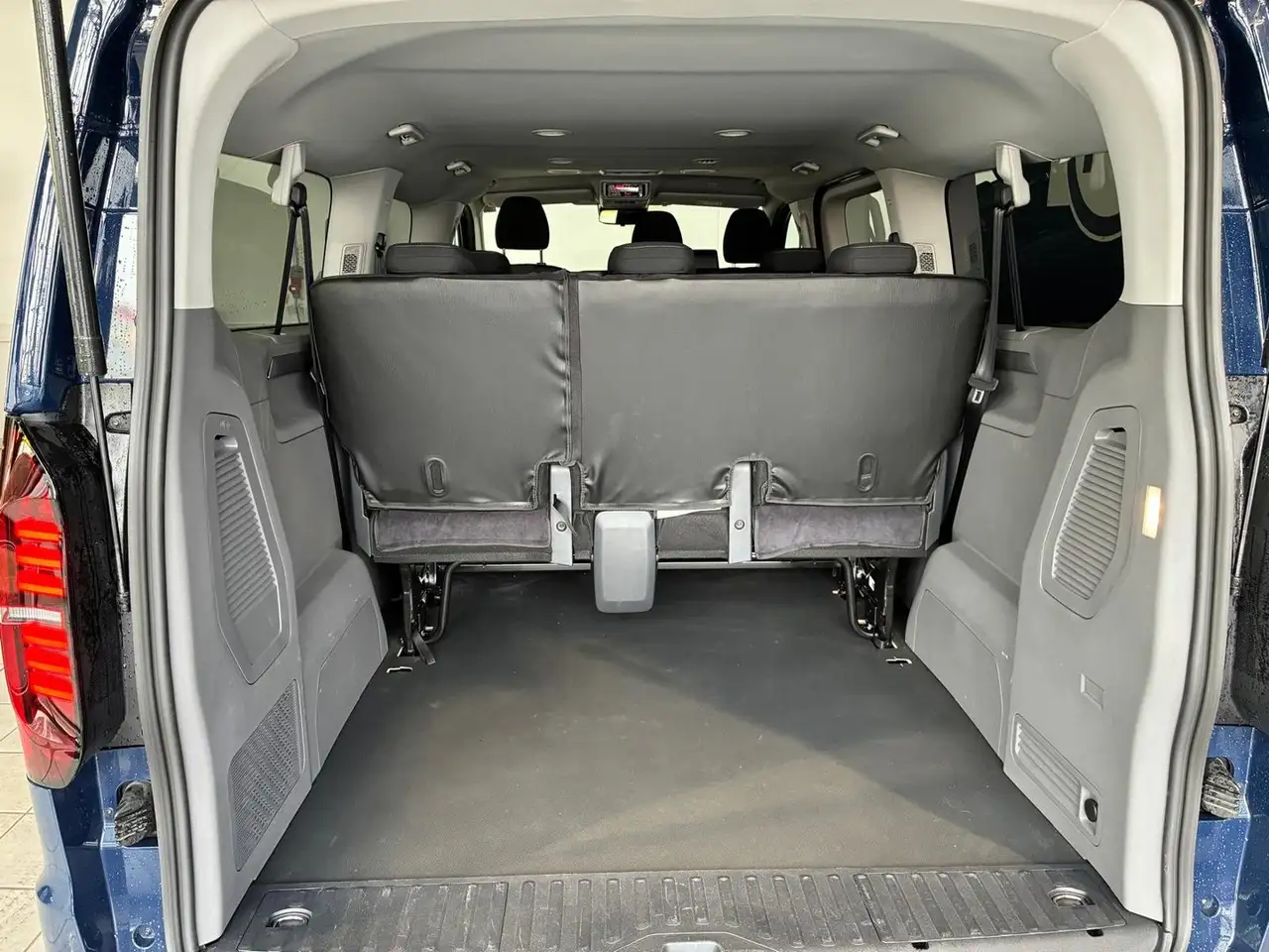 Volkswagen T7 Caravelle 2026 — фото 7