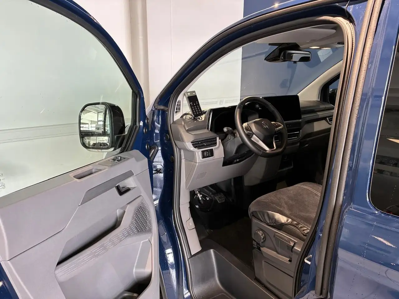 Volkswagen T7 Caravelle 2026 — фото 13
