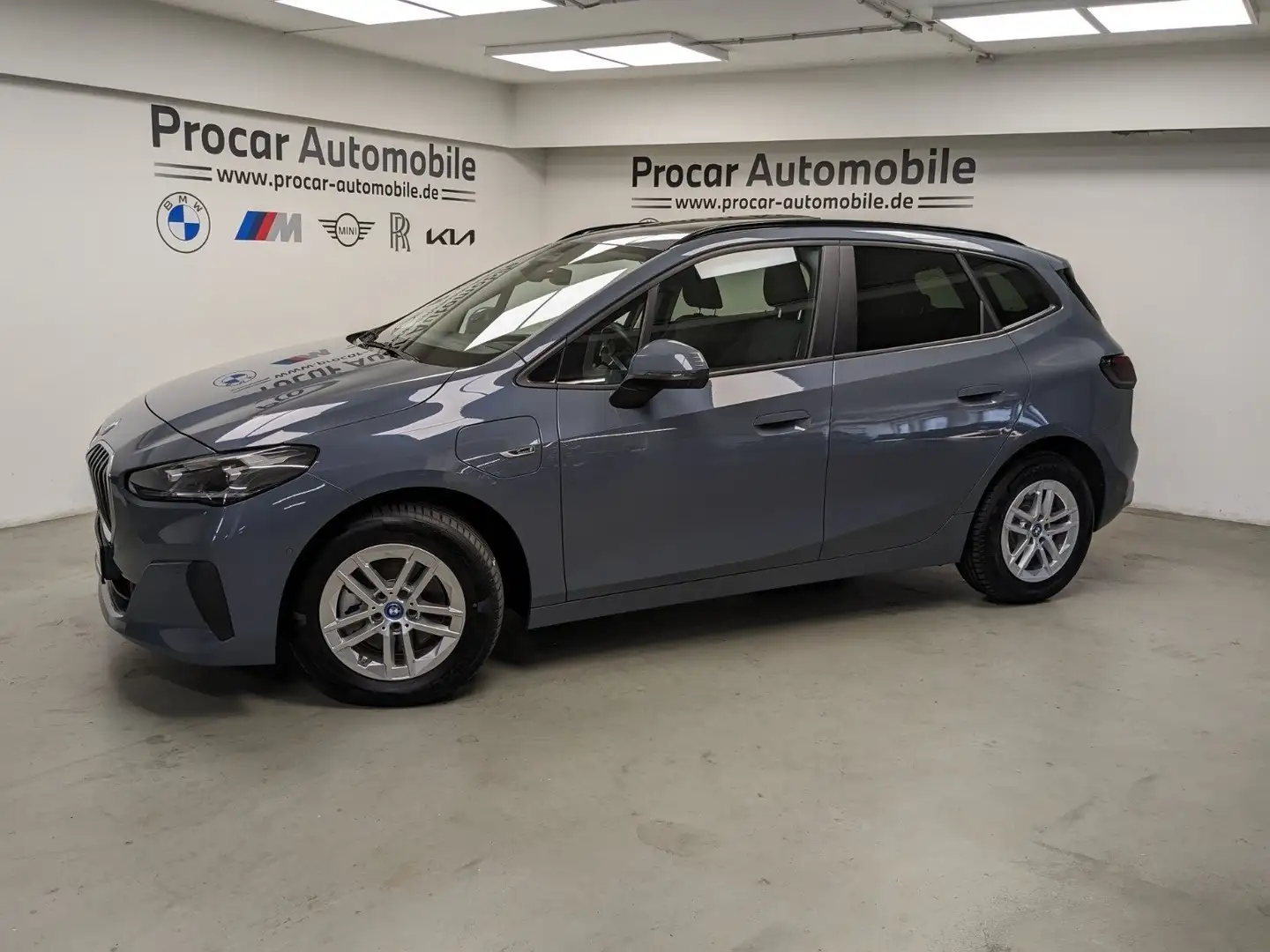 BMW 225 e xDrive Active Tourer Pano HuD 360° DA DAB LED Gris - 2