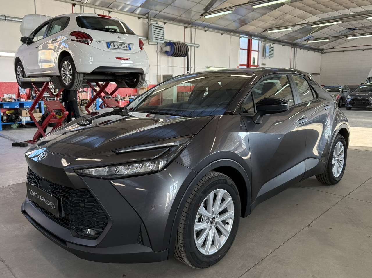 Toyota C-HR C-HR II 2023 1.8 hev Active fwd e-cvt