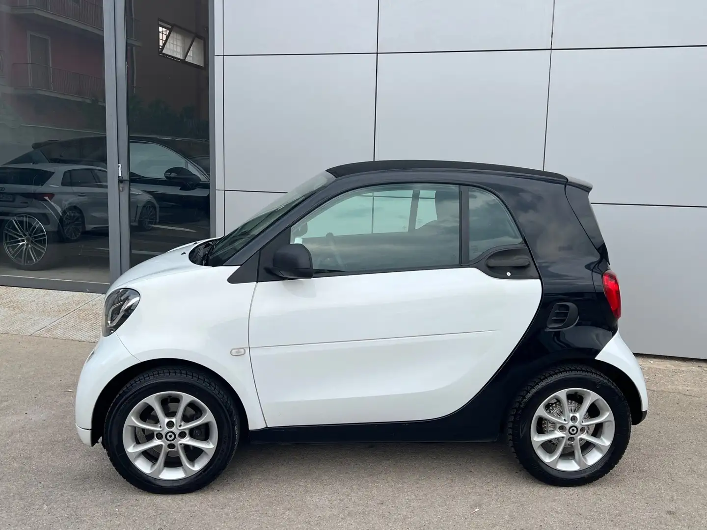 smart forTwo 1.0 71cv twinamic Bianco - 2