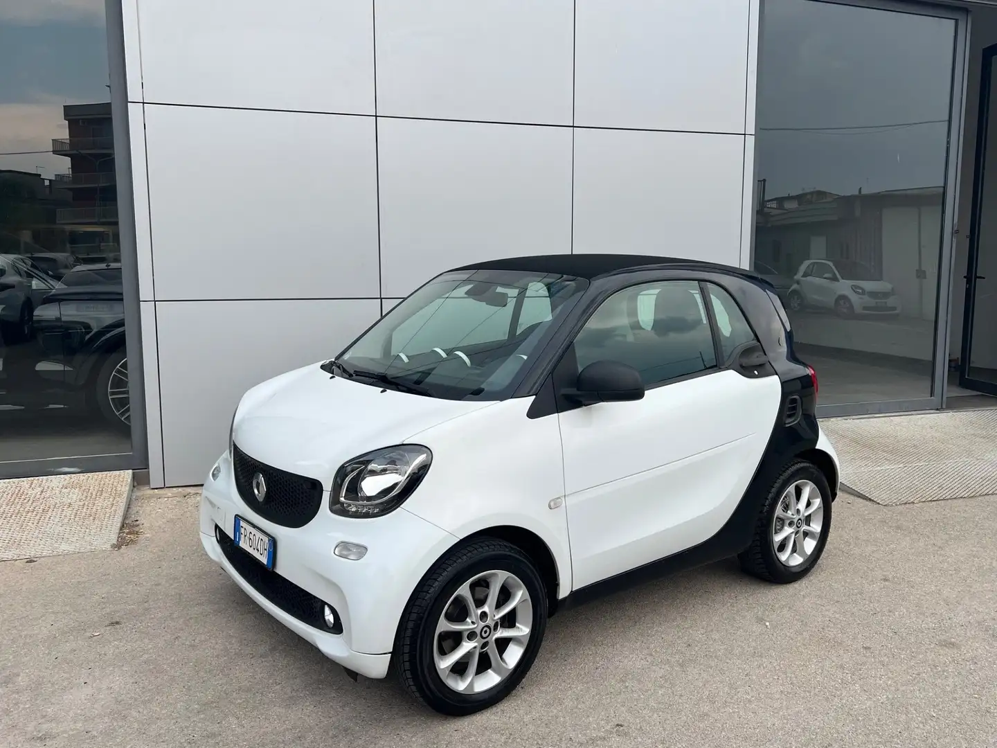 smart forTwo 1.0 71cv twinamic Bianco - 1