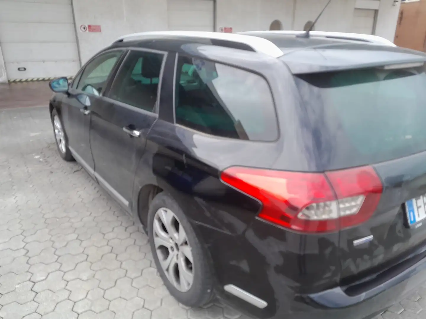 Citroen C5 C5 2.0 bluehdi 180cv auto Zwart - 1
