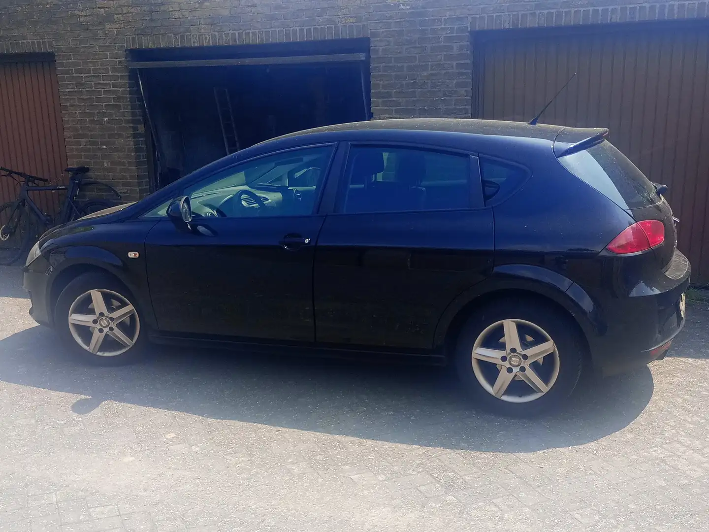 SEAT Leon Leon 1.6 TDI DPF Reference Noir - 2