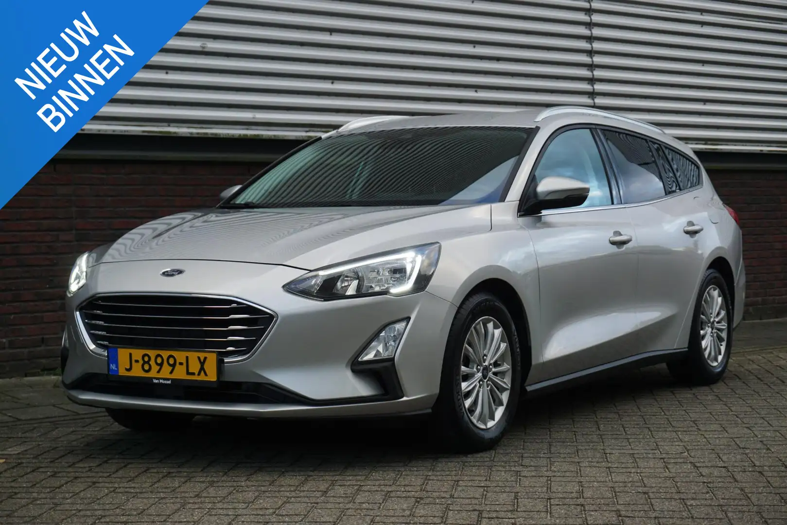 Ford Focus Wagon 1.0 EcoBoost Hybrid 125PK Titanium X Busines Grijs - 1